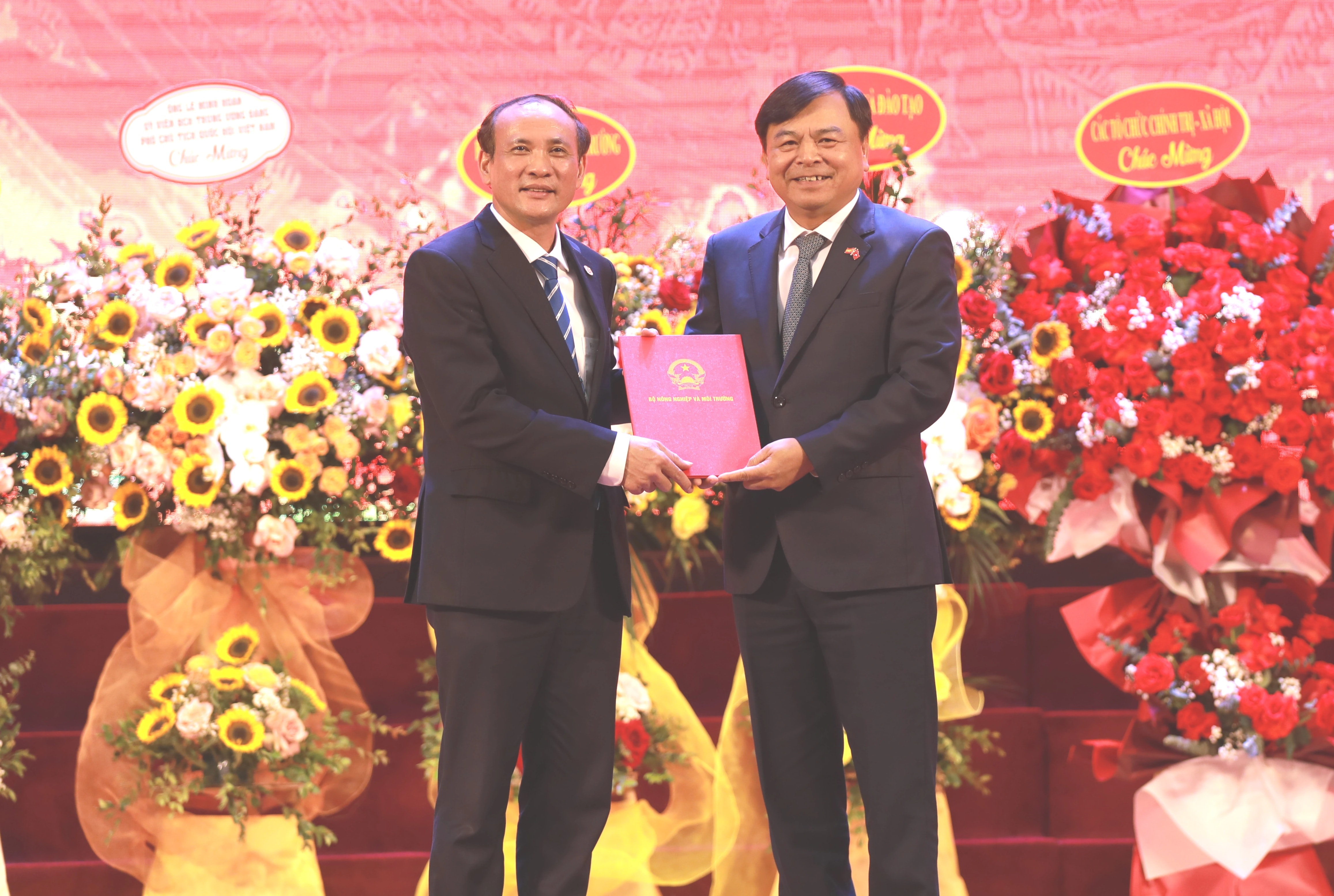 GS.TS quê Nghệ An chính thức là tân Hiệu trưởng Trường ĐH Thủy lợi - 1 GS.TS quê Nghệ An chính thức là tân Hiệu trưởng Trường ĐH Thủy lợi - 1