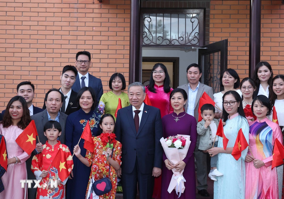 tong bi thu to lam cong dong nguoi viet nam tai kazakhstan 5.jpg
