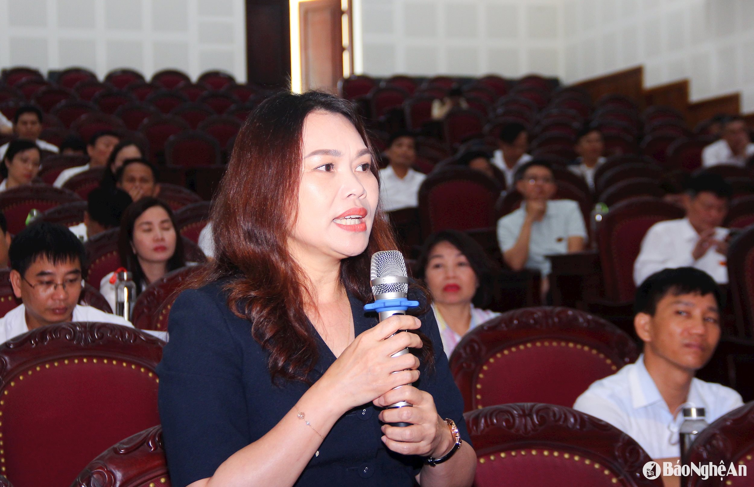 Trần Thị Cẩm Tú