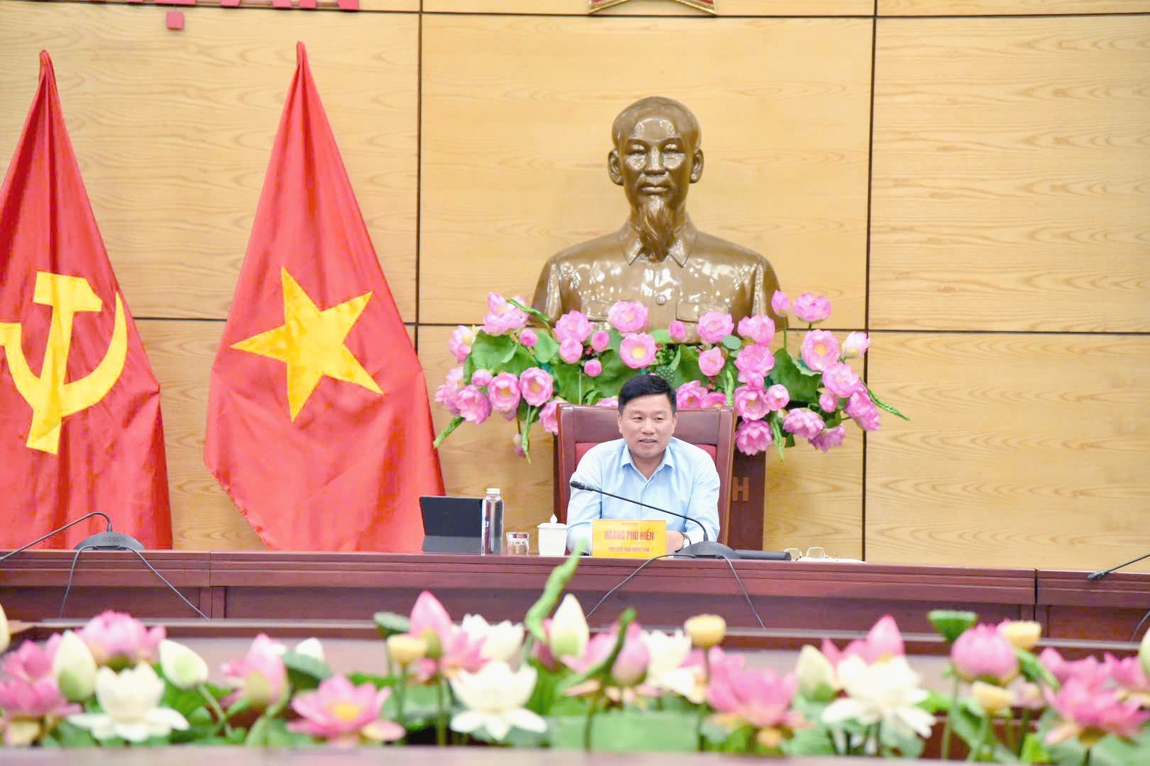 Phó Chủ tịch UBND tỉnh Hoàng Phú Hiền chủ trì tại điểm cầu Nghệ An
