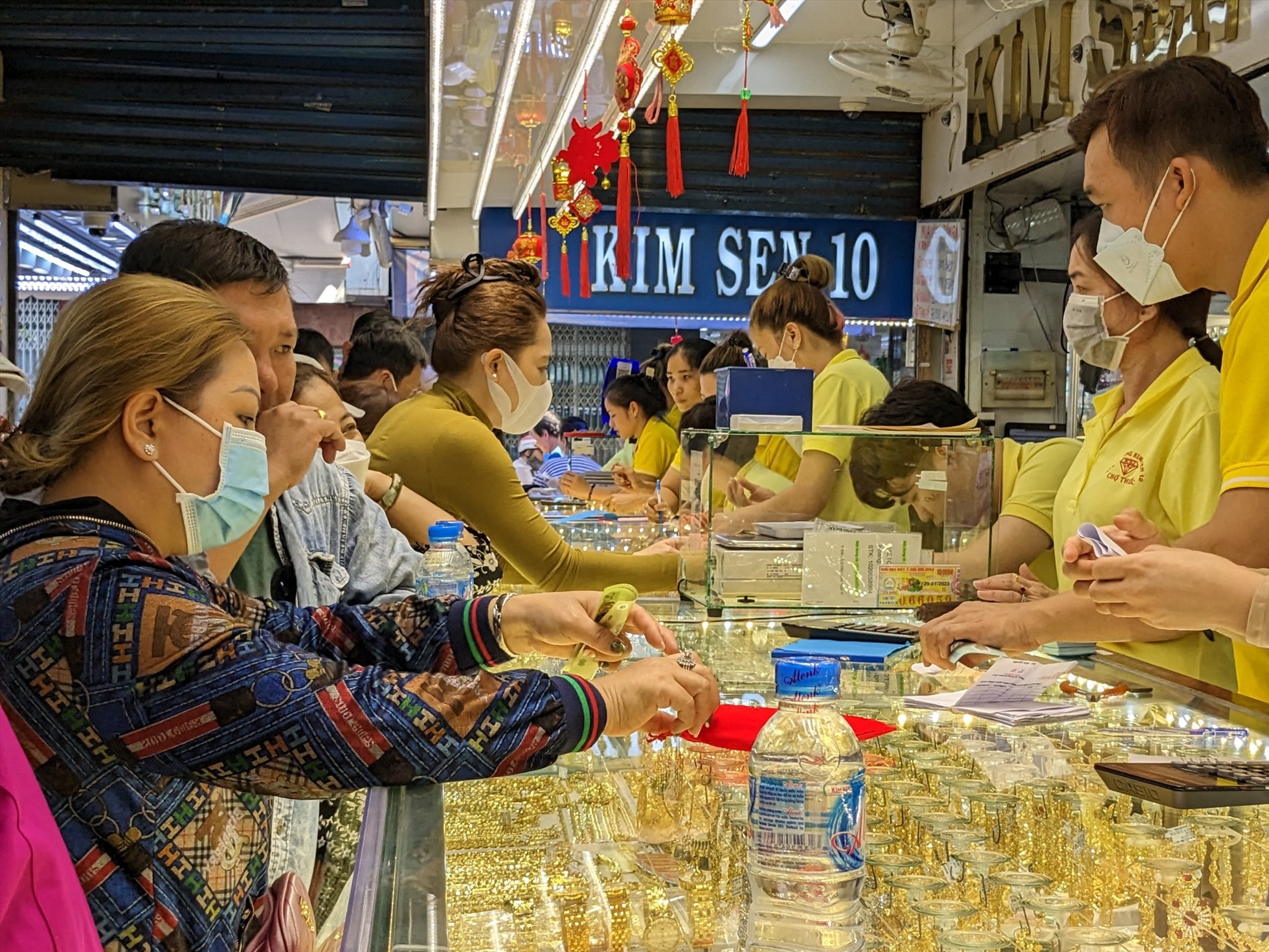 Giá vàng hôm nay 8/5: Giá vàng giảm do Mỹ Trung xác nhận đàm phán