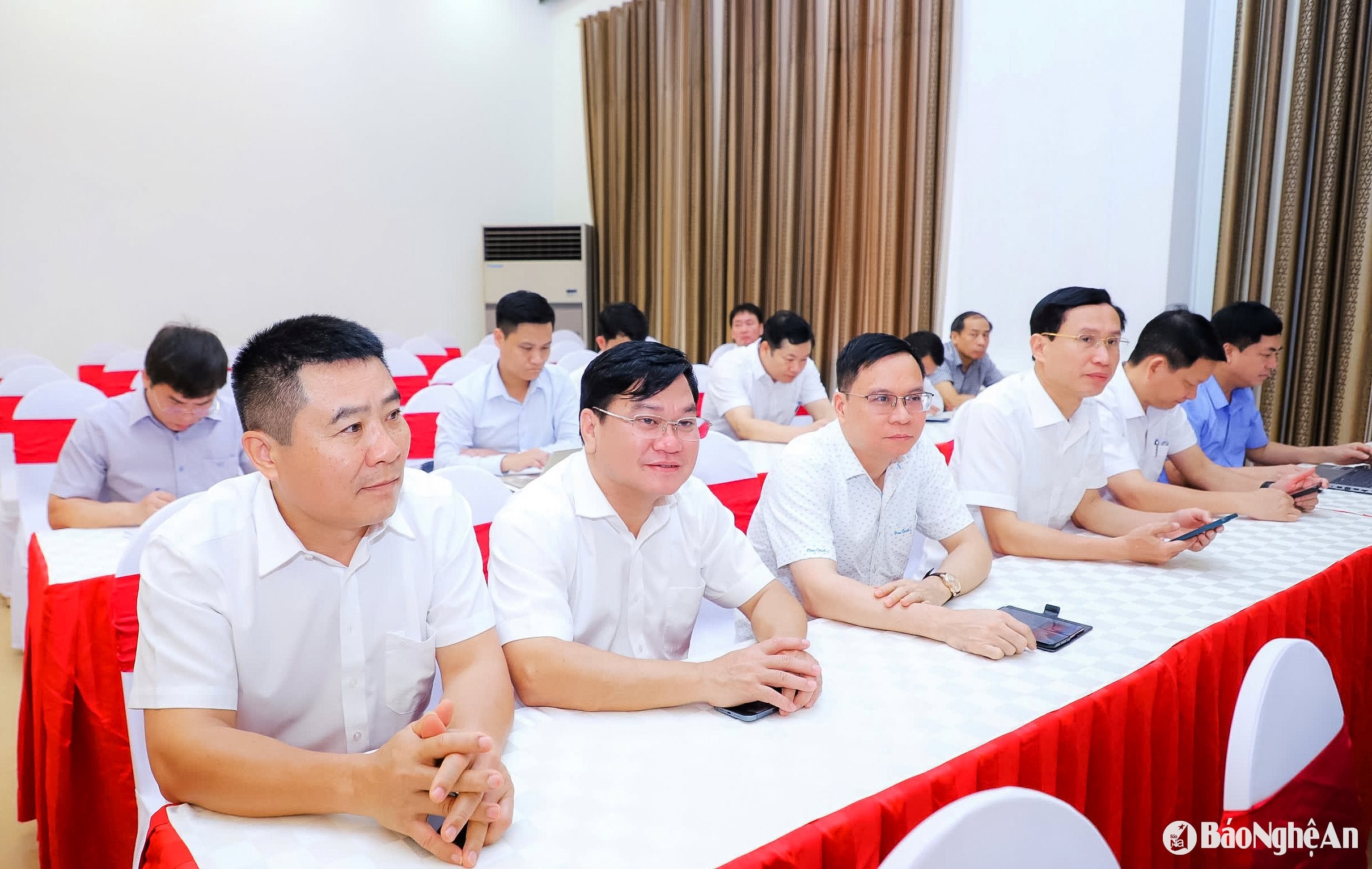 Các đại biểu tham dự hội nghị tại điểm cầu cấp tỉnh. Ảnh: Phạm Bằng