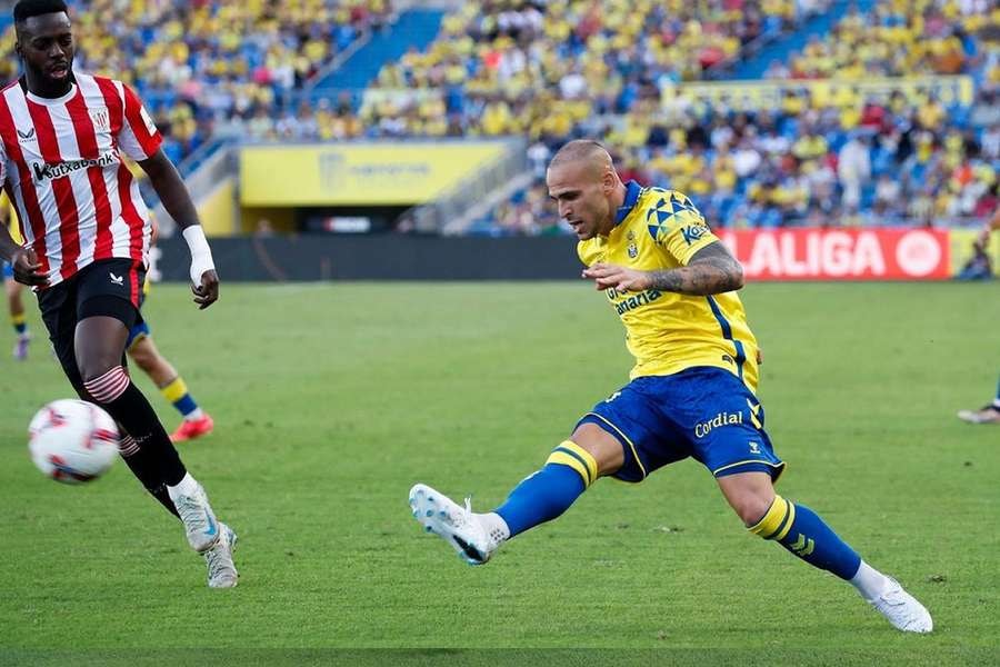 Las Palmas win third game in four with surprise triumph at Rayo Vallecano - TribalFootball.com