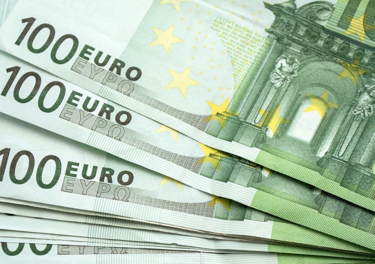 Tỷ giá Euro hôm nay 10/5/2025: Tăng nhẹ so với USD