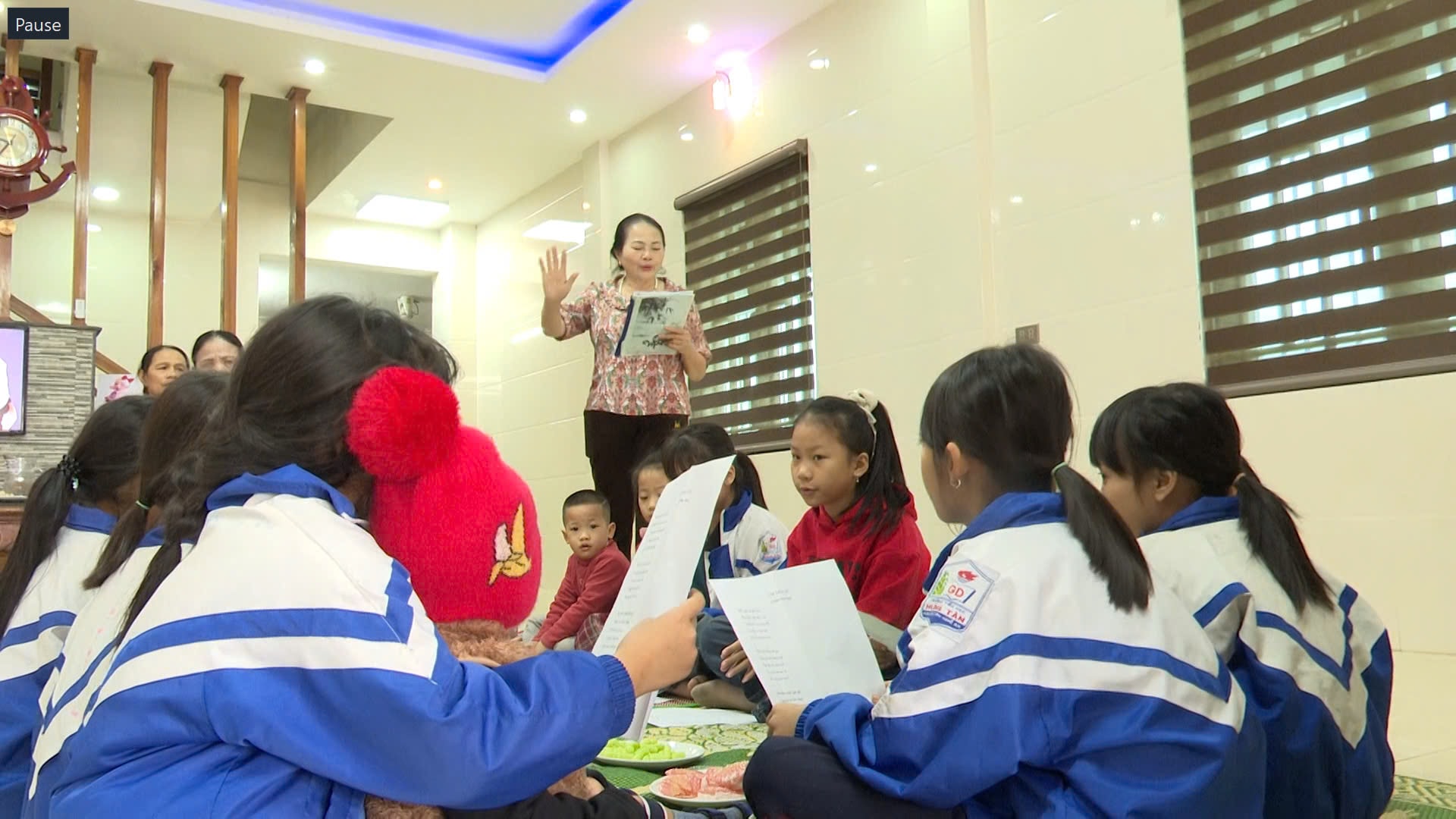 ថ្នាក់ចម្រៀងប្រជាប្រិយ បង្រៀនដោយវិចិត្រករ Nguyen Thi Thuan