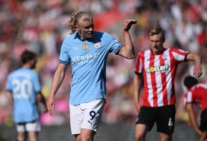 Haaland trở lại nhưng không thể giúp Man City có 3 điểm.