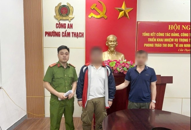 Công an phường Cẩm Thạch, TP Cẩm Phả bàn giao cháu P.V.D cho gia đình
