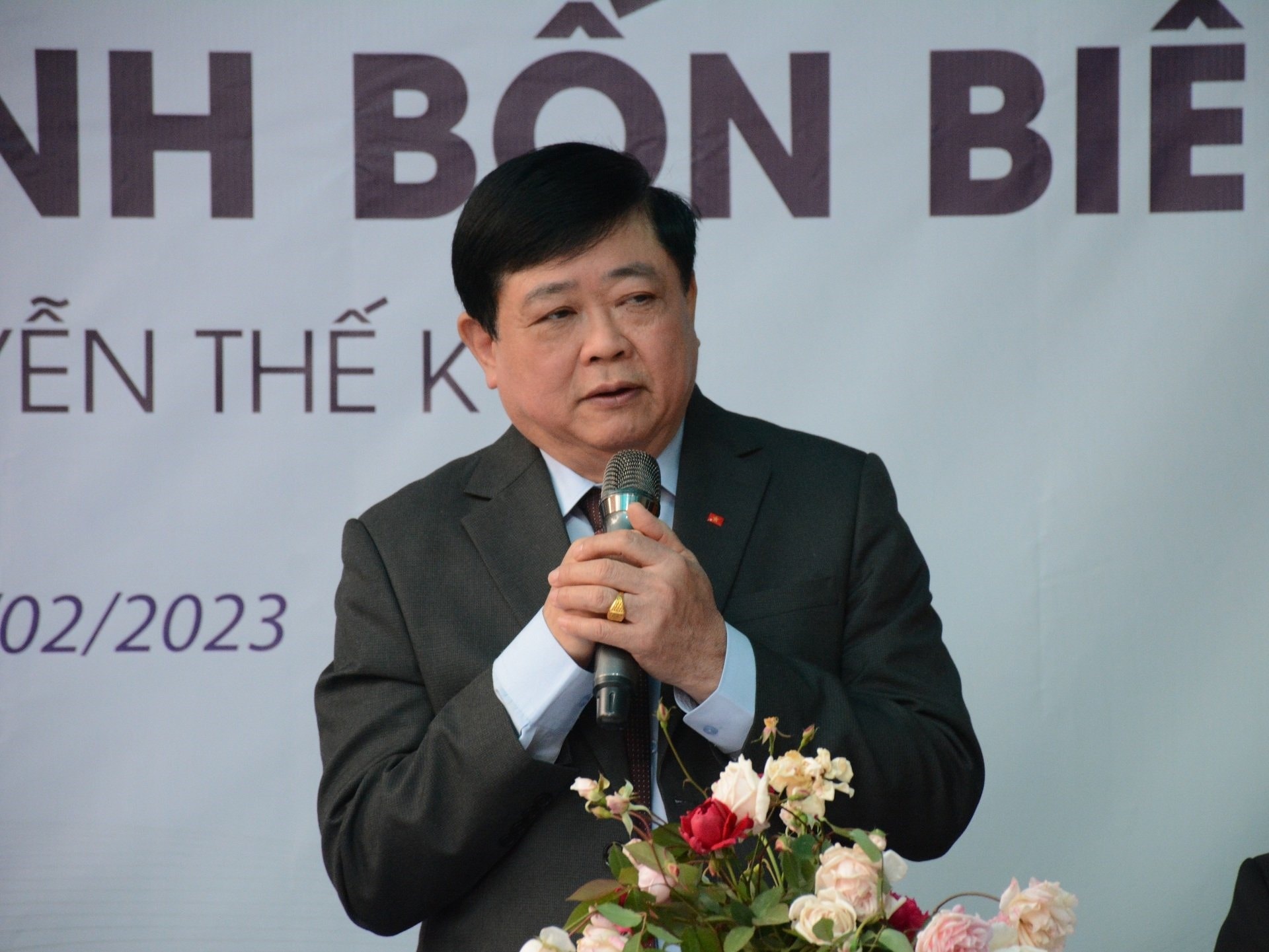 Nhà văn Nguyễn Thế Kỷ