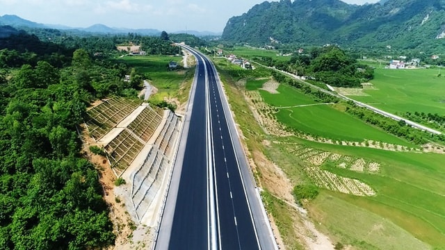 Nghiên cứu mở rộng các đoạn tuyến cao tốc Bắc - Nam phía Đông bảo đảm hiệu quả, phù hợp- Ảnh 1. Nghiên cứu mở rộng các đoạn tuyến cao tốc Bắc - Nam phía Đông bảo đảm hiệu quả, phù hợp- Ảnh 1.