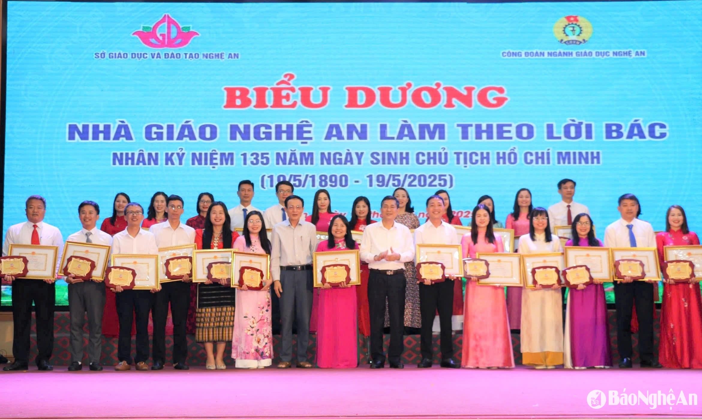 bna_giam-doc-so-giao-duc-va-dao-tao-thai-van-thanh-pho-bi-thu-dang-uy-hoang-van-nhien-f7c3ff4226dd65125b7fbd922e364370(1).jpg