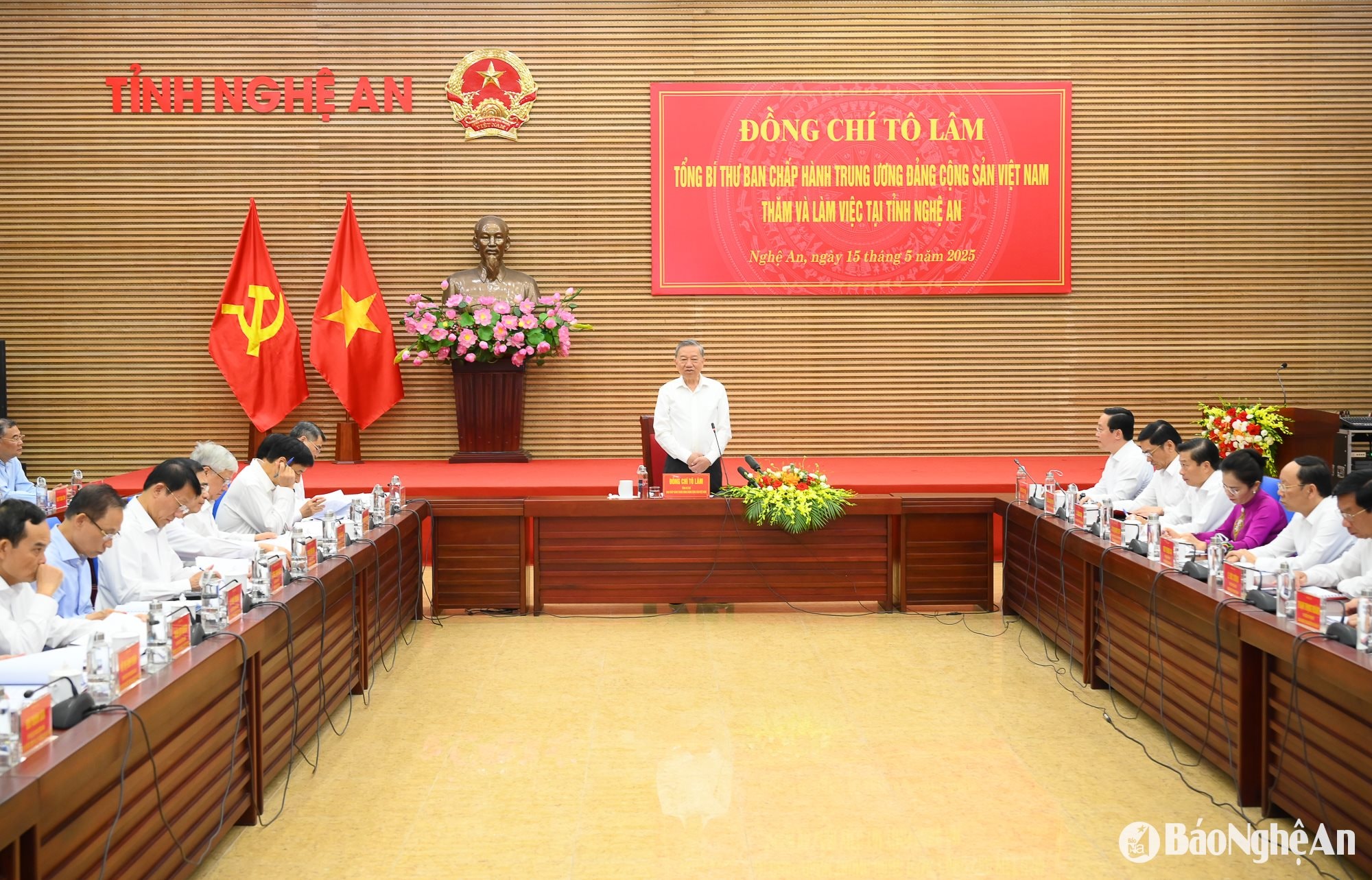 Tổng Bí thư LV với Nghệ An-13