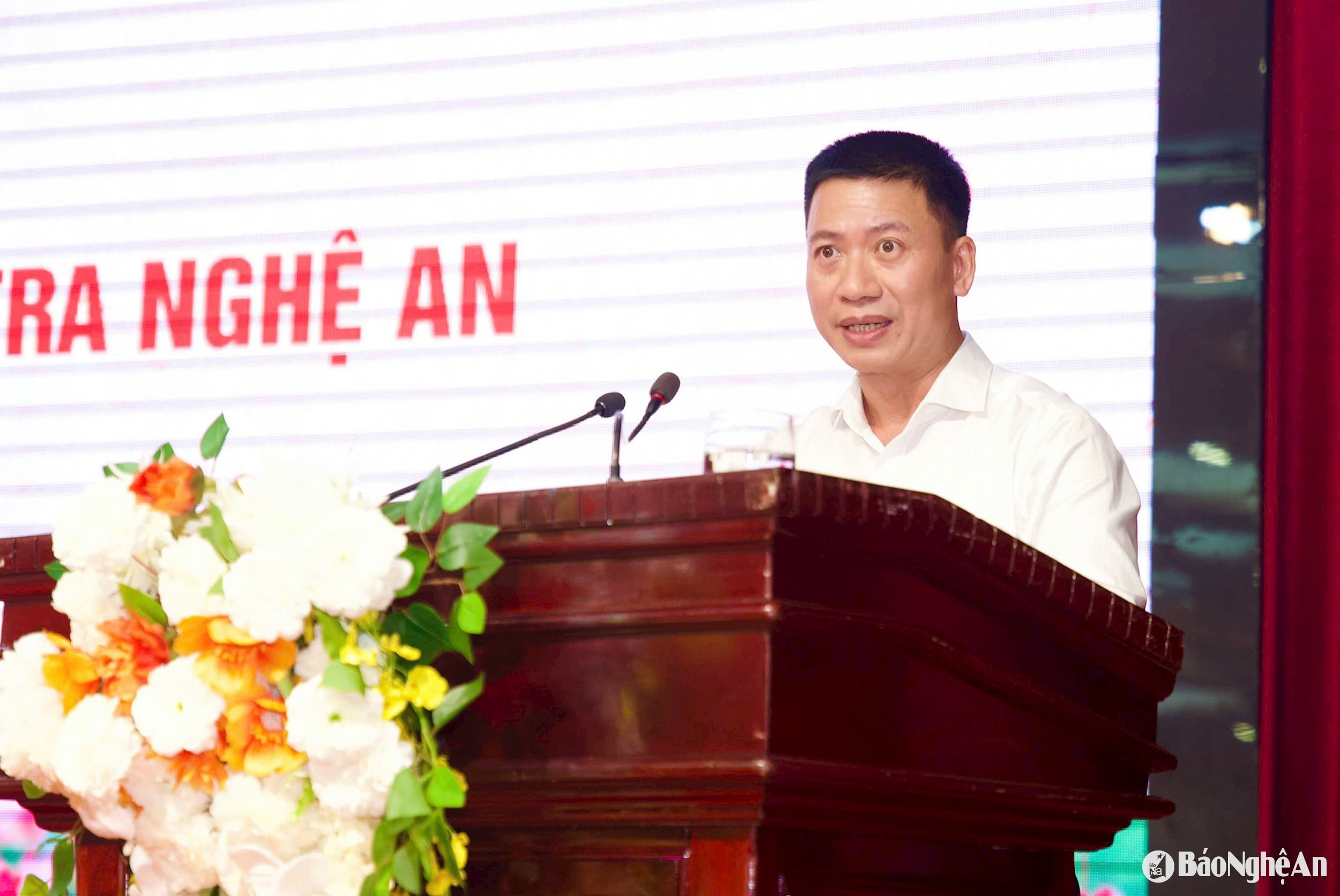 Đồng chí Hoàng Thanh Linh - Phó Chánh Thanh tra tỉnh báo cáo tổng kết phong trào thi đua 5 năm giai đoạn 2020-2025 và phương hướng, nhiệm vụ giai đoạn 2025-2030. Ảnh: TL