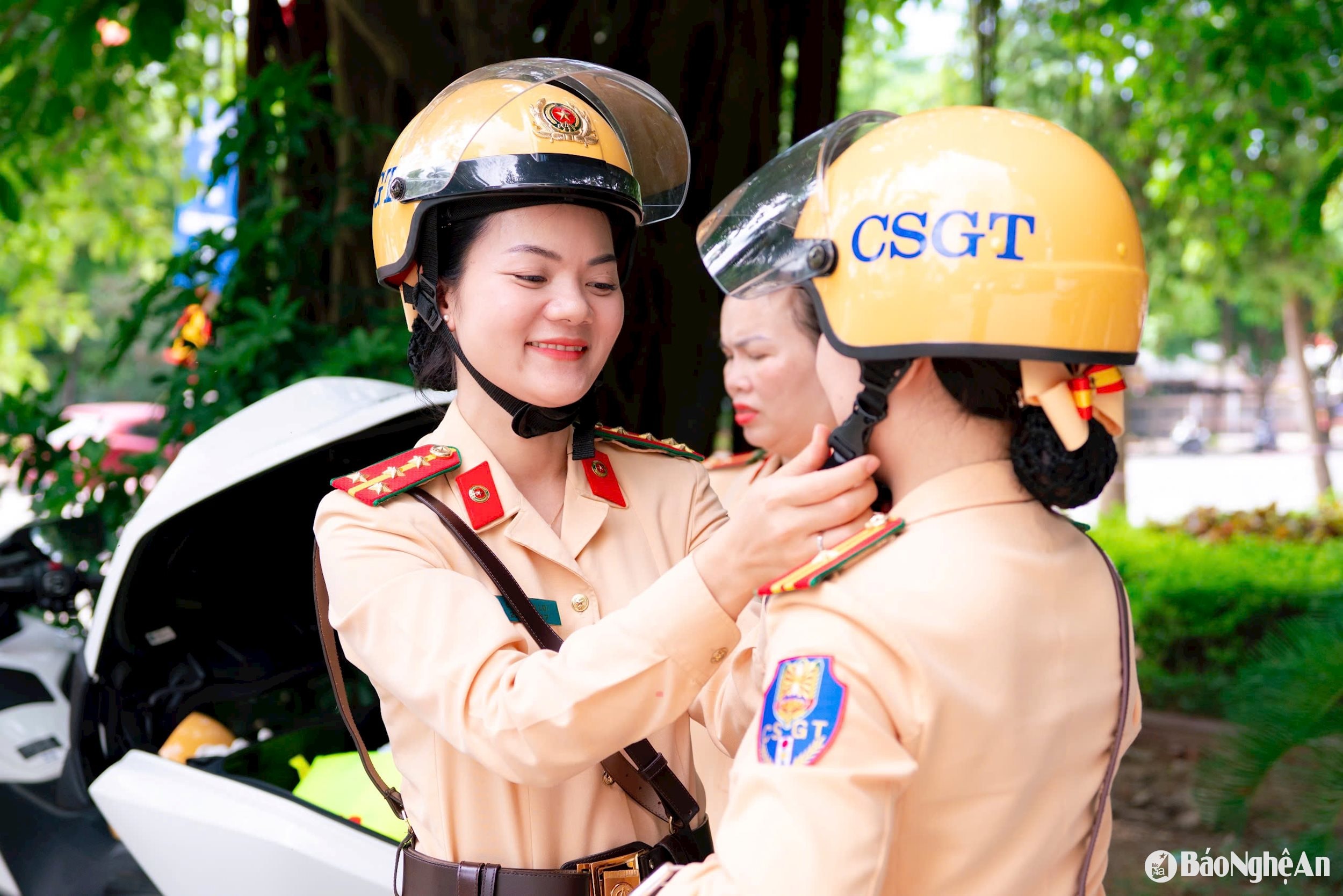 “Mỗi lần hoàn thành nhiệm vụ dẫn đoàn, cảm xúc không chỉ là nhẹ nhõm, mà là một niềm tự hào sâu sắc. Bởi đó không chỉ là nhiệm vụ – mà là danh dự, là hình ảnh địa phương mà chúng tôi góp phần gìn giữ và lan tỏa,” – Trung tá nguyễn bá trường Đội Cảnh sát giao đường bộ số 4 (phụ trách công tác dẫn đoàn) 