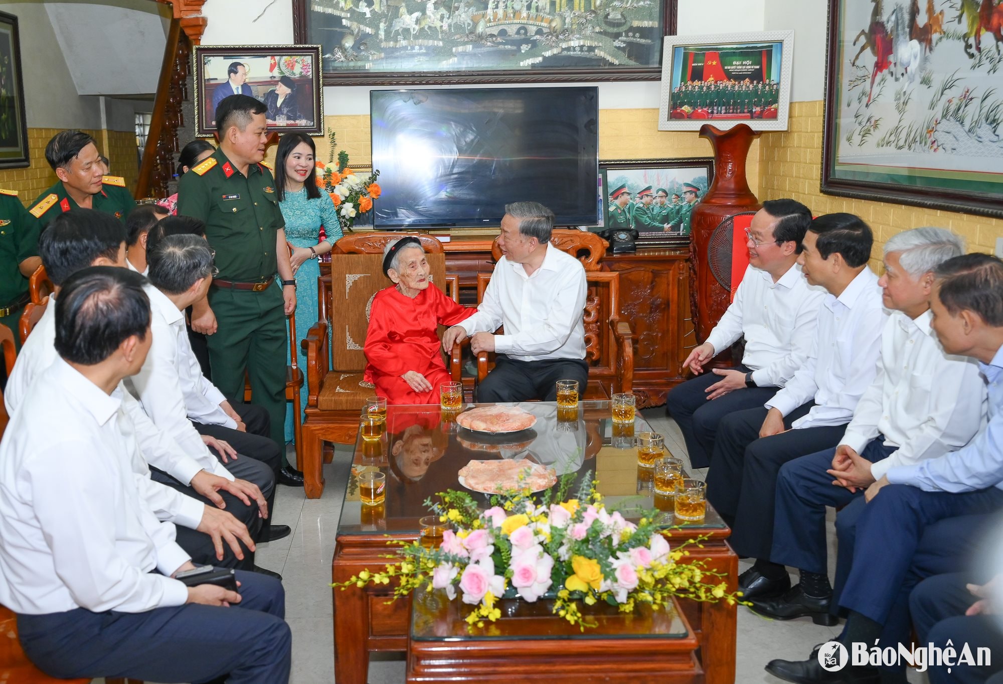 Tổng Bí thư LV với Nghệ An-140