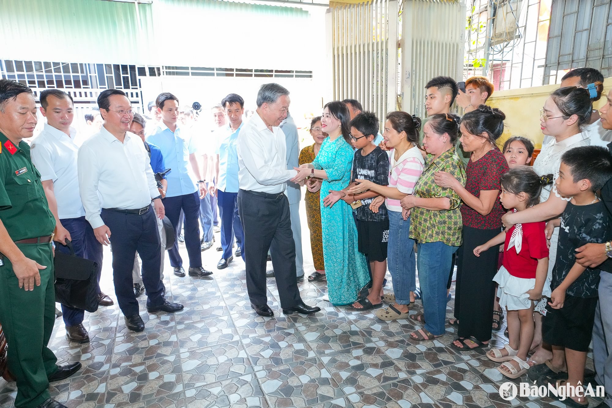 Tổng Bí thư LV với Nghệ An-143