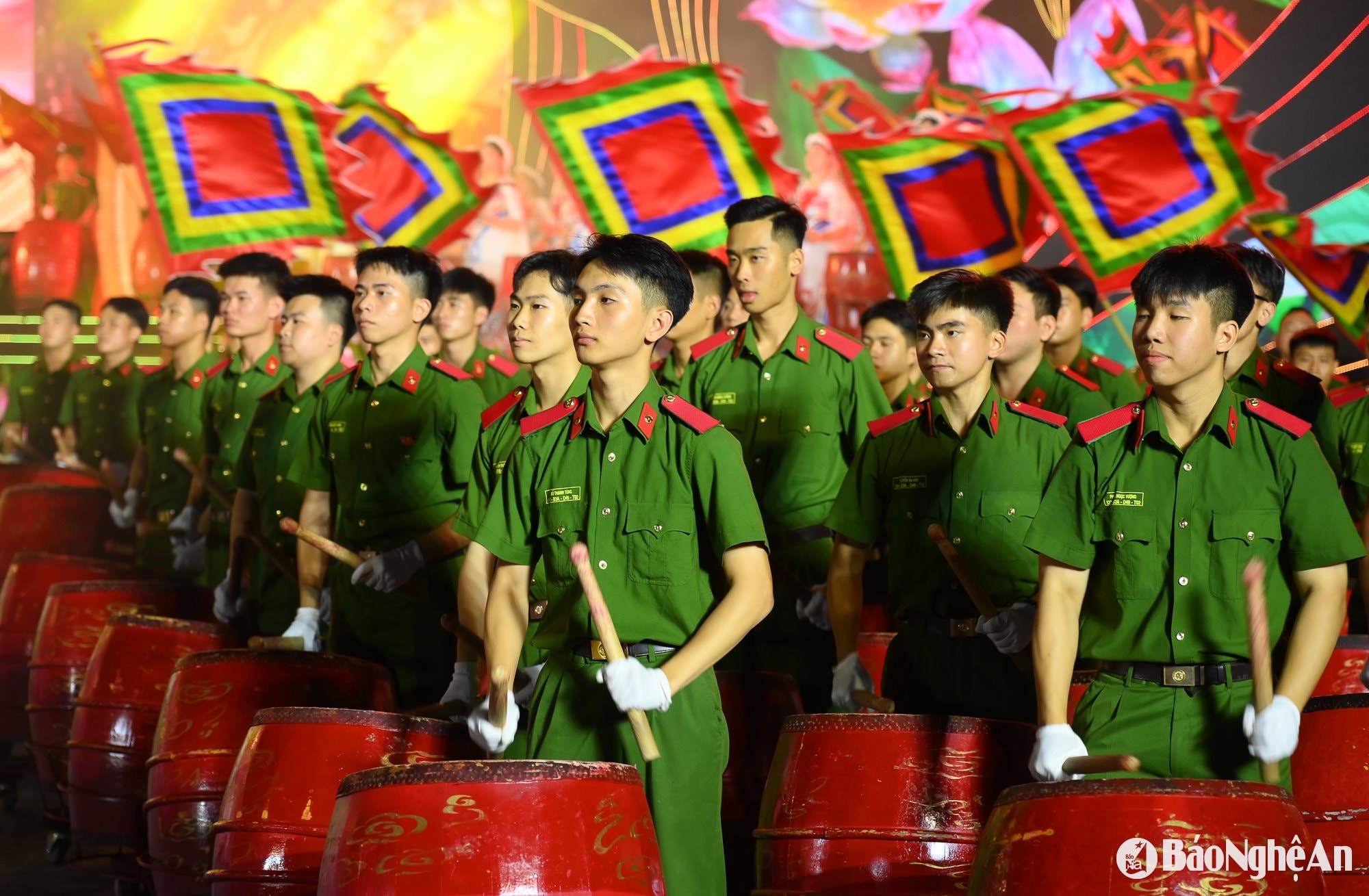 Tổng Bí thư LV với Nghệ An-157