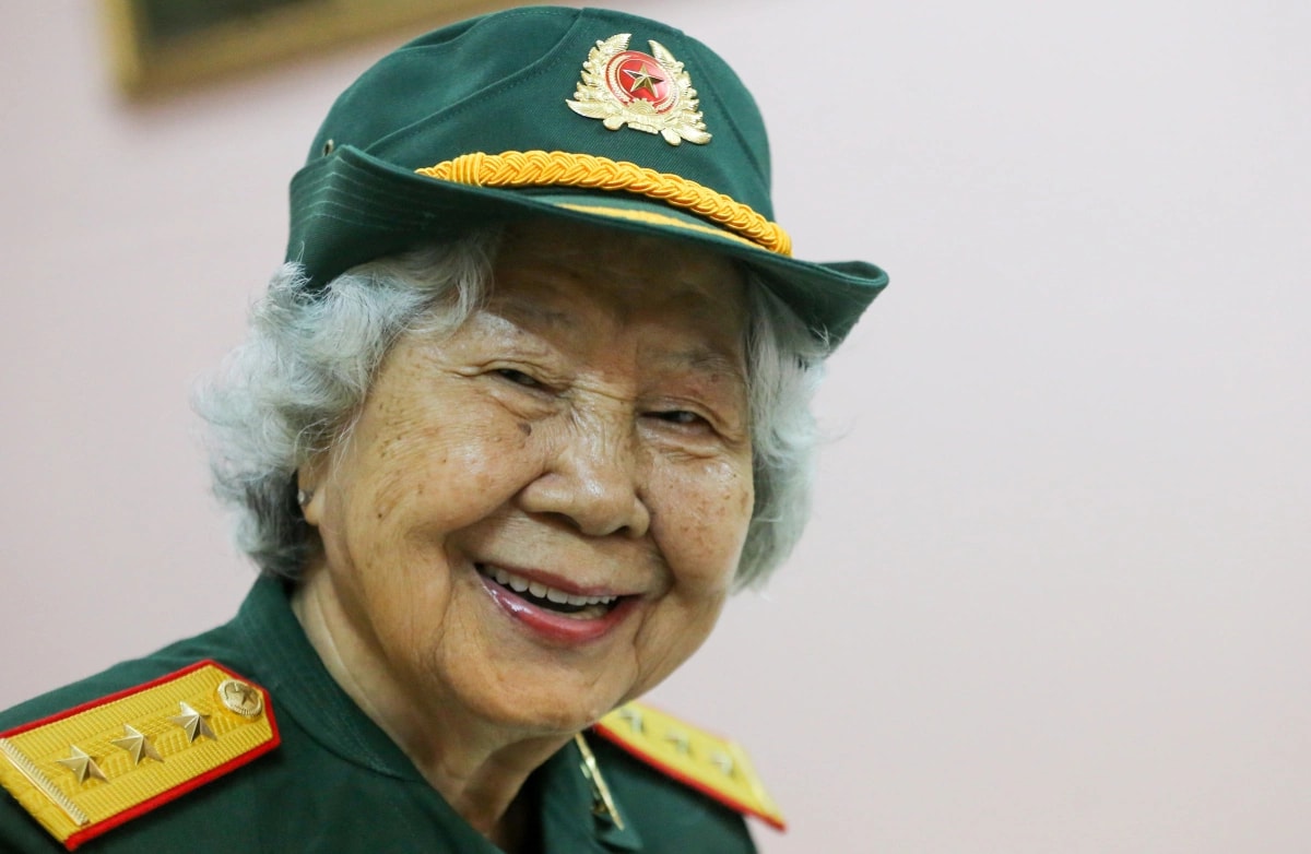 Sau năm 1975, nữ tình báo xinh đẹp chuyển ngành về công tác tại Sở Văn hóa - Thông tin TP.HCM. Năm 2002 bà về hưu và sống cuộc sống thầm lặng, bình yên cùng gia đình tại Quận Phú Nhuận, TP.HCM.