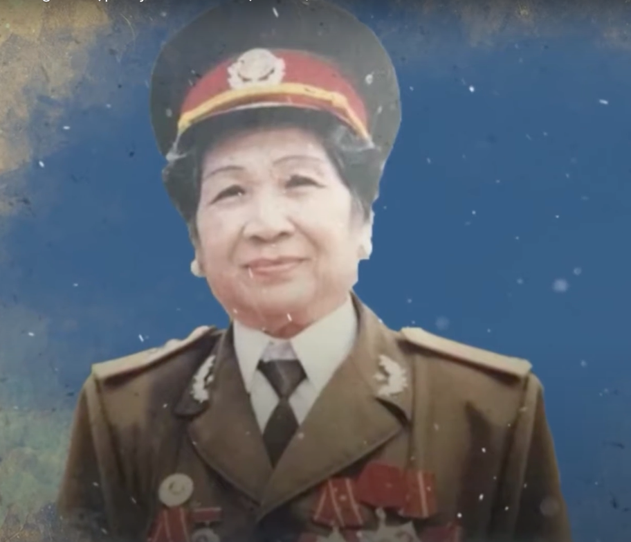 Để phát huy tối đa lợi thế ngoại hình và học vấn của bà Phấn, cha bà đề nghị bà về lại TP Cần Thơ xây dựng lực lượng tình báo miền Tây. Về sau người đẹp Tây Đô được bầu làm tổ trưởng lãnh đạo đội ngũ điệp báo miền Tây (hoạt động trong lòng địch), lấy Cần Thơ làm trụ sở. Với sự nổi bật về ngoại hình, bà được quân Pháp đặt biệt danh là “Thần vệ nữ phương Đông”.