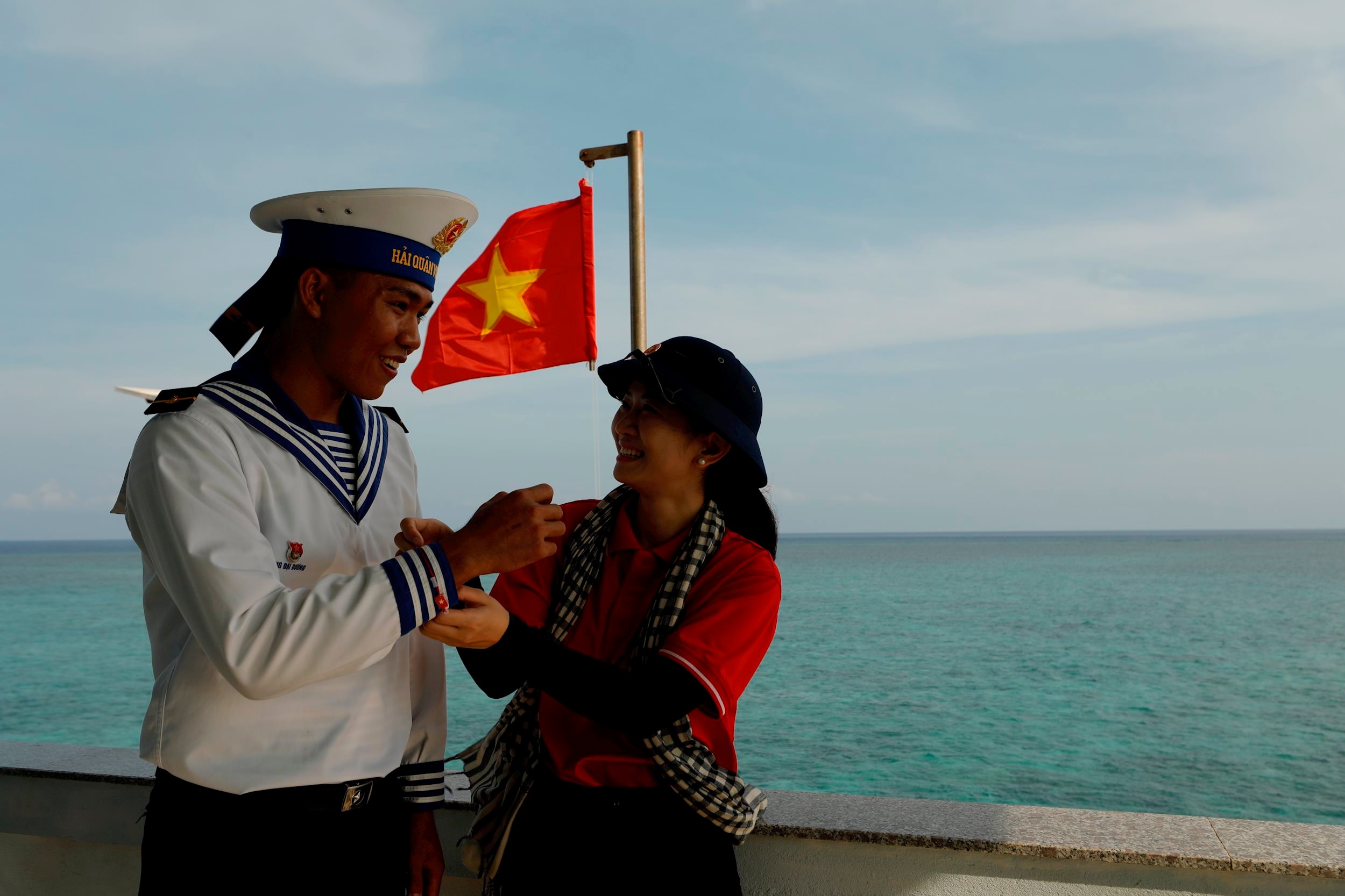 Gặp gỡ chiến sỹ trên đảo