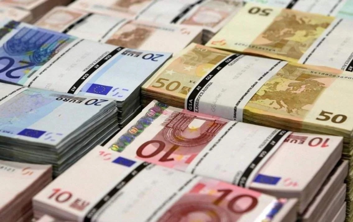Tỷ giá Euro hôm nay 18/5/2025: Đồng Euro giảm nhẹ, Rabobank giữ nguyên dự báo