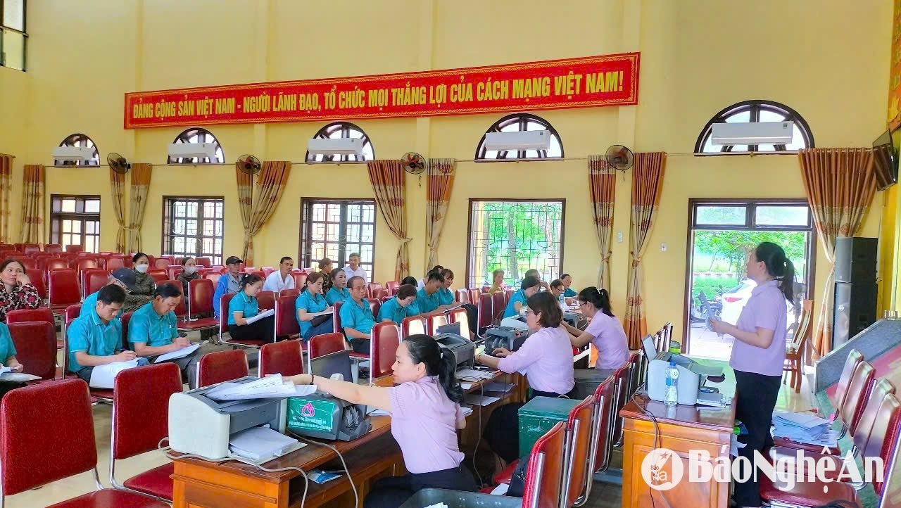 bna=Ngân hàng CSXH hyện Nam Đàn giải ngân nguồn vốn