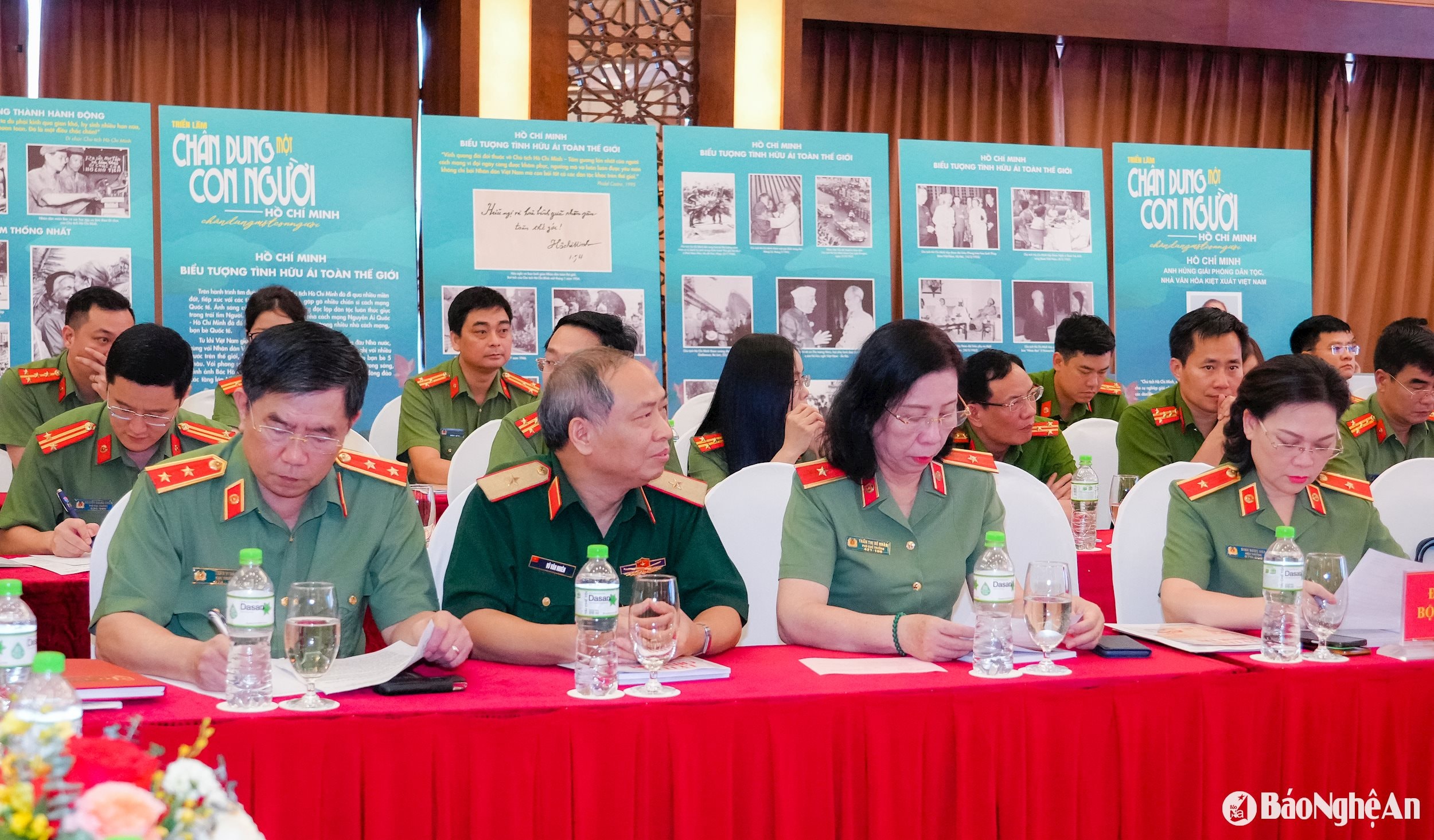 Các đại biểu Bộ Công an tham dự hội thảo. Ảnh: Phạm Bằng