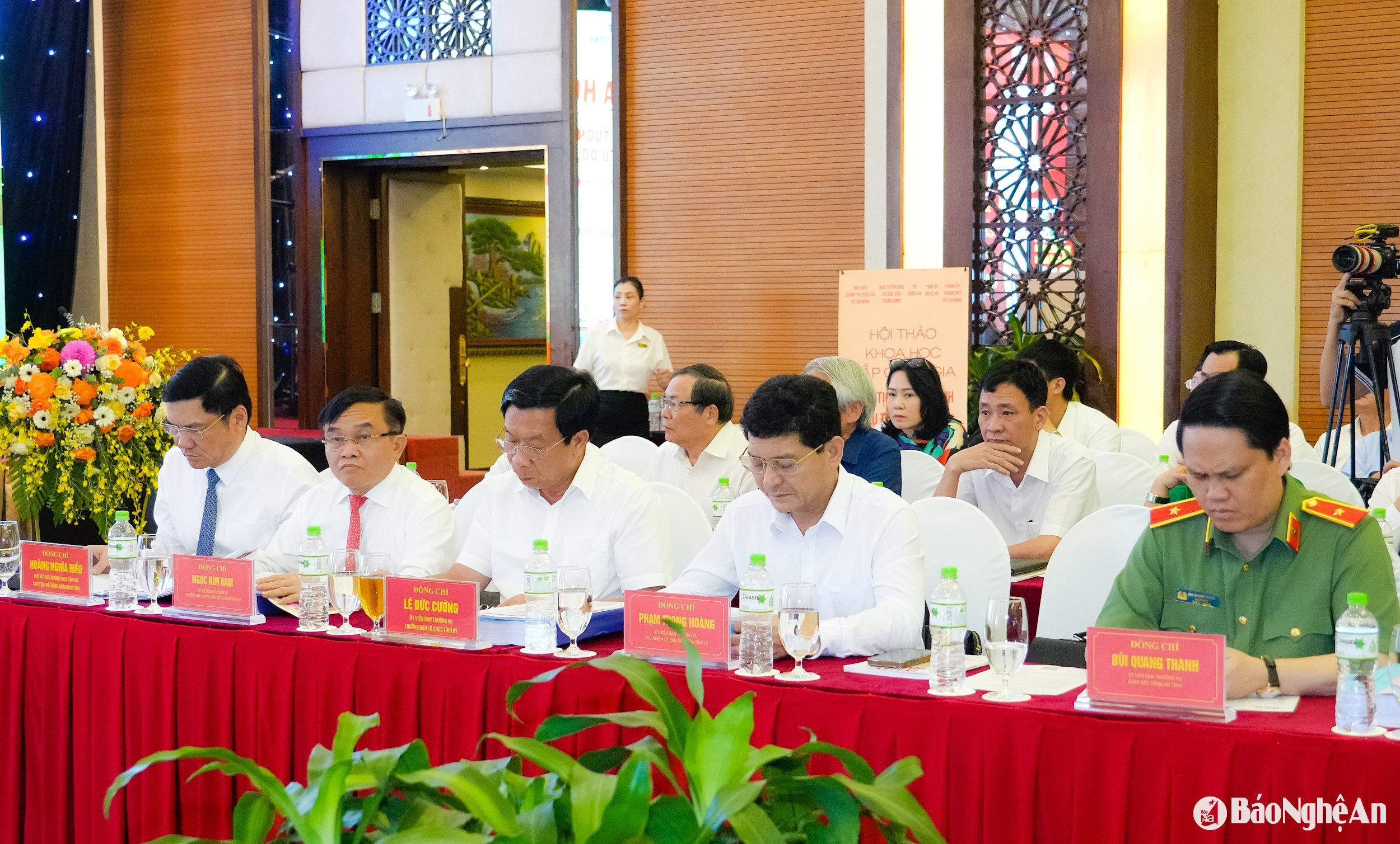 Các đại biểu tỉnh Nghệ An tham dự hội thảo. Ảnh: Phạm Bằng