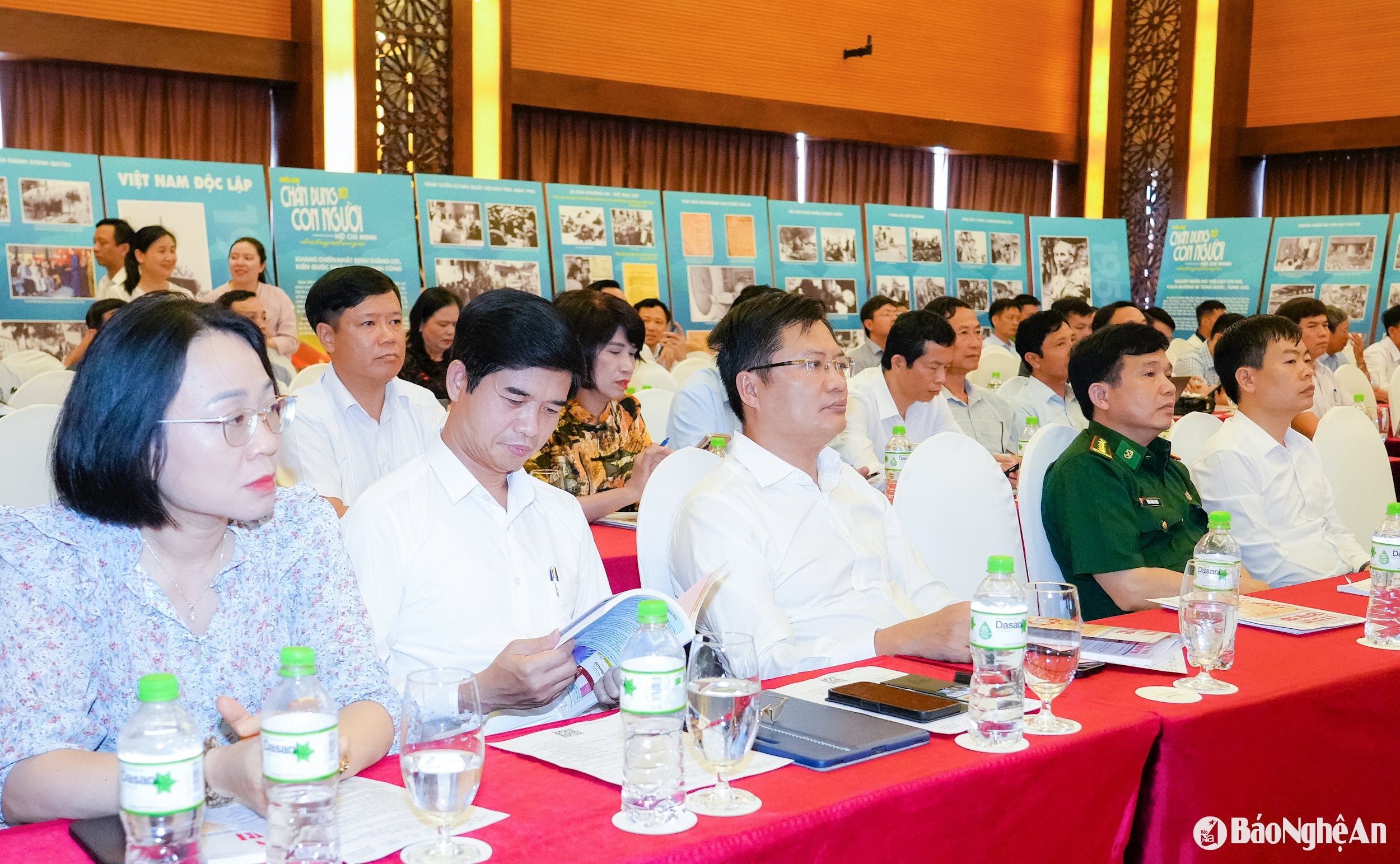 Các đại biểu tham dự hội thảo. Ảnh: Phạm Bằng