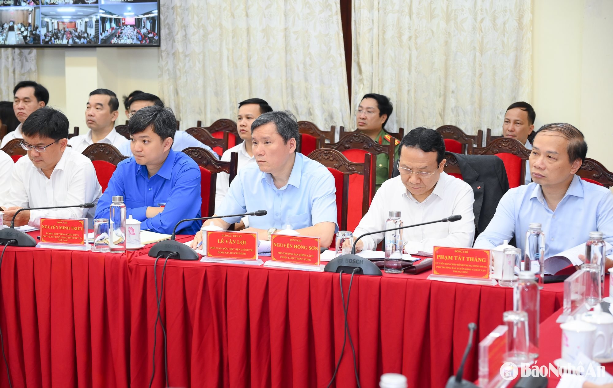 Hội nghị trực tuyến 8