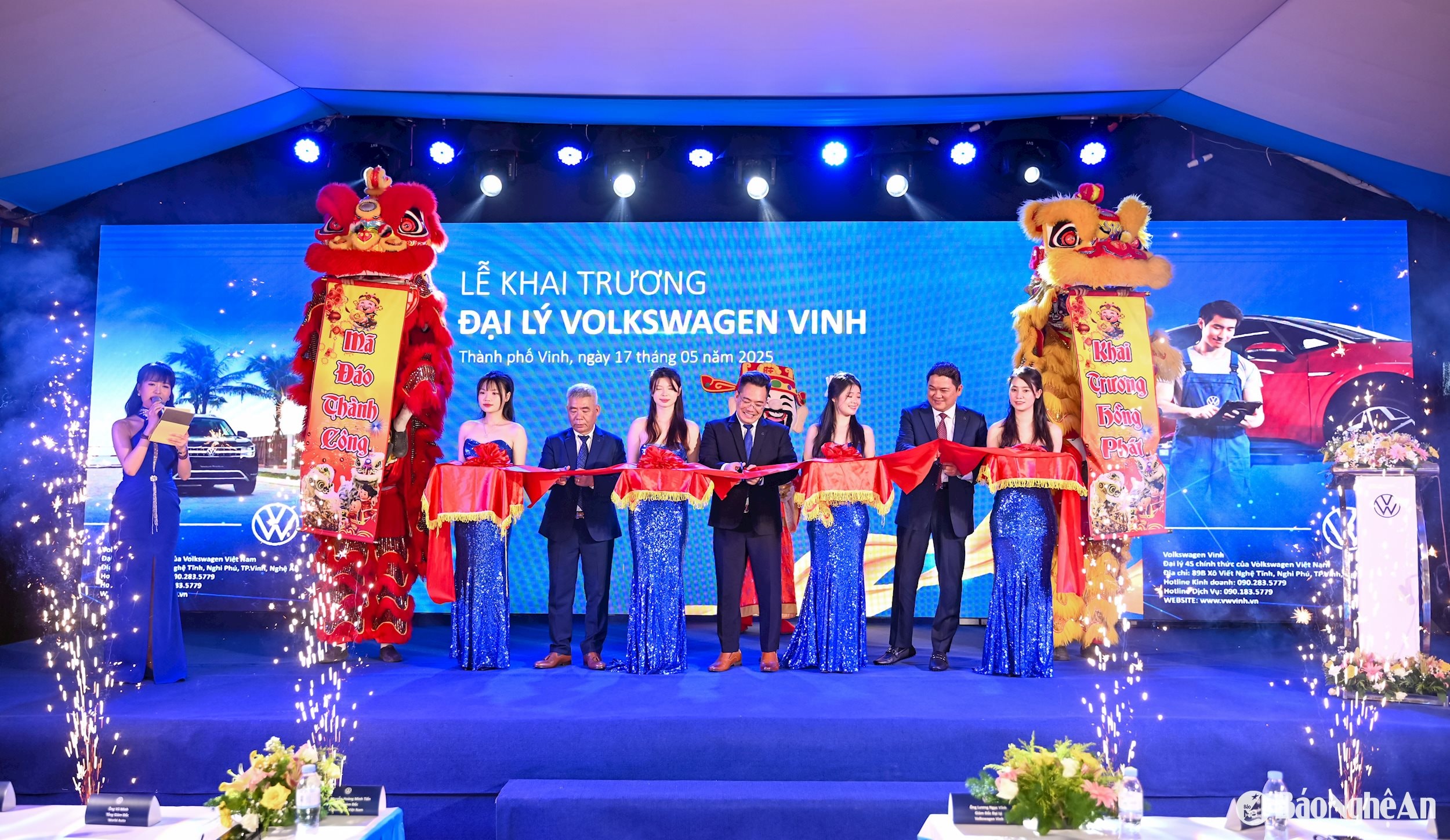 Nghi thức cắt băng khánh thành Đại lý Volkswagen Vinh