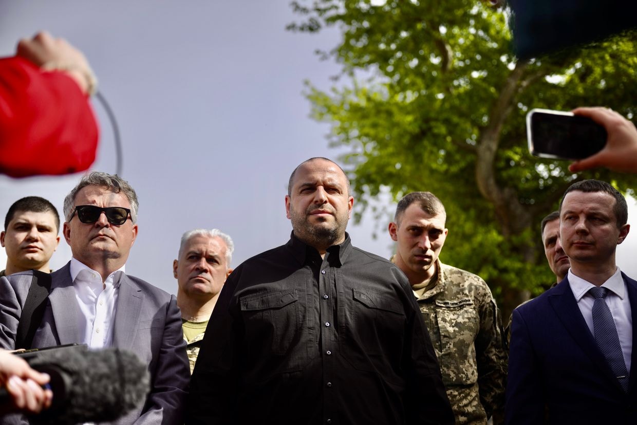 Bộ trưởng Quốc phòng Ukraine Rustem Umerov phát biểu với báo chí sau cuộc họp ba bên giữa Turkiye, Nga và Ukraine tại Istanbul (Thổ Nhĩ Kỳ) ngày 16/5. Ảnh: Getty Images