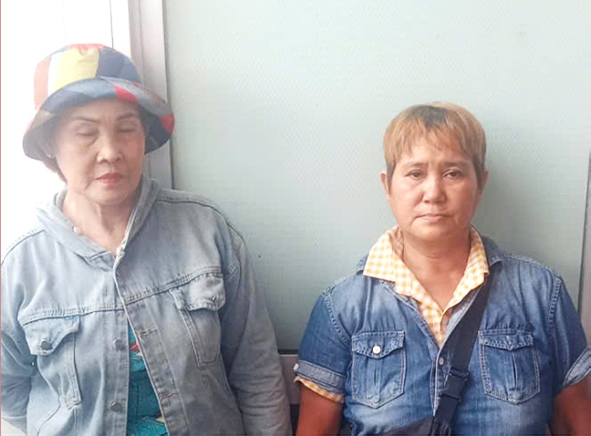Nguyễn Thị Hoa (trái) và Nguyễn Thị Huỳnh Lan. (Ảnh: PC02 Công an tỉnh Long An)