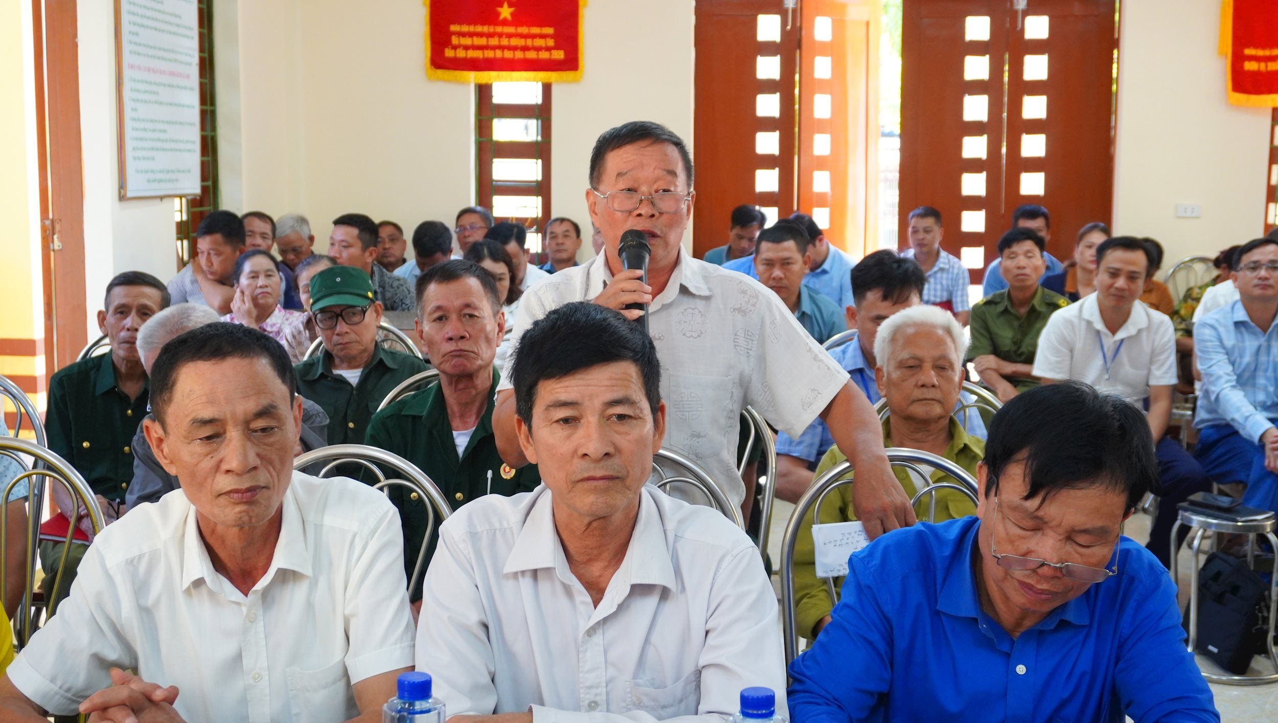 Cử tri phát biểu2