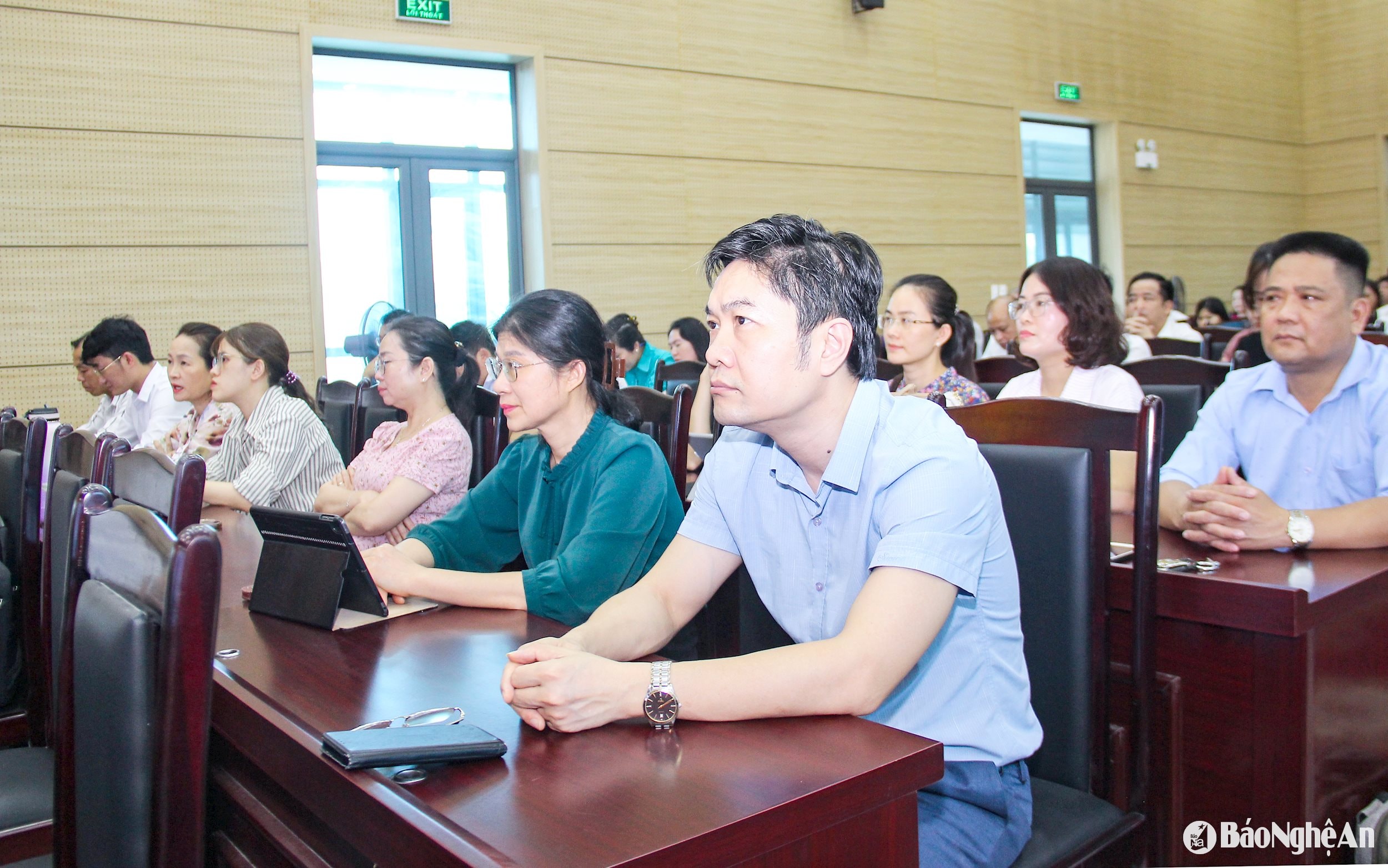 Cán bộ các tổ chức