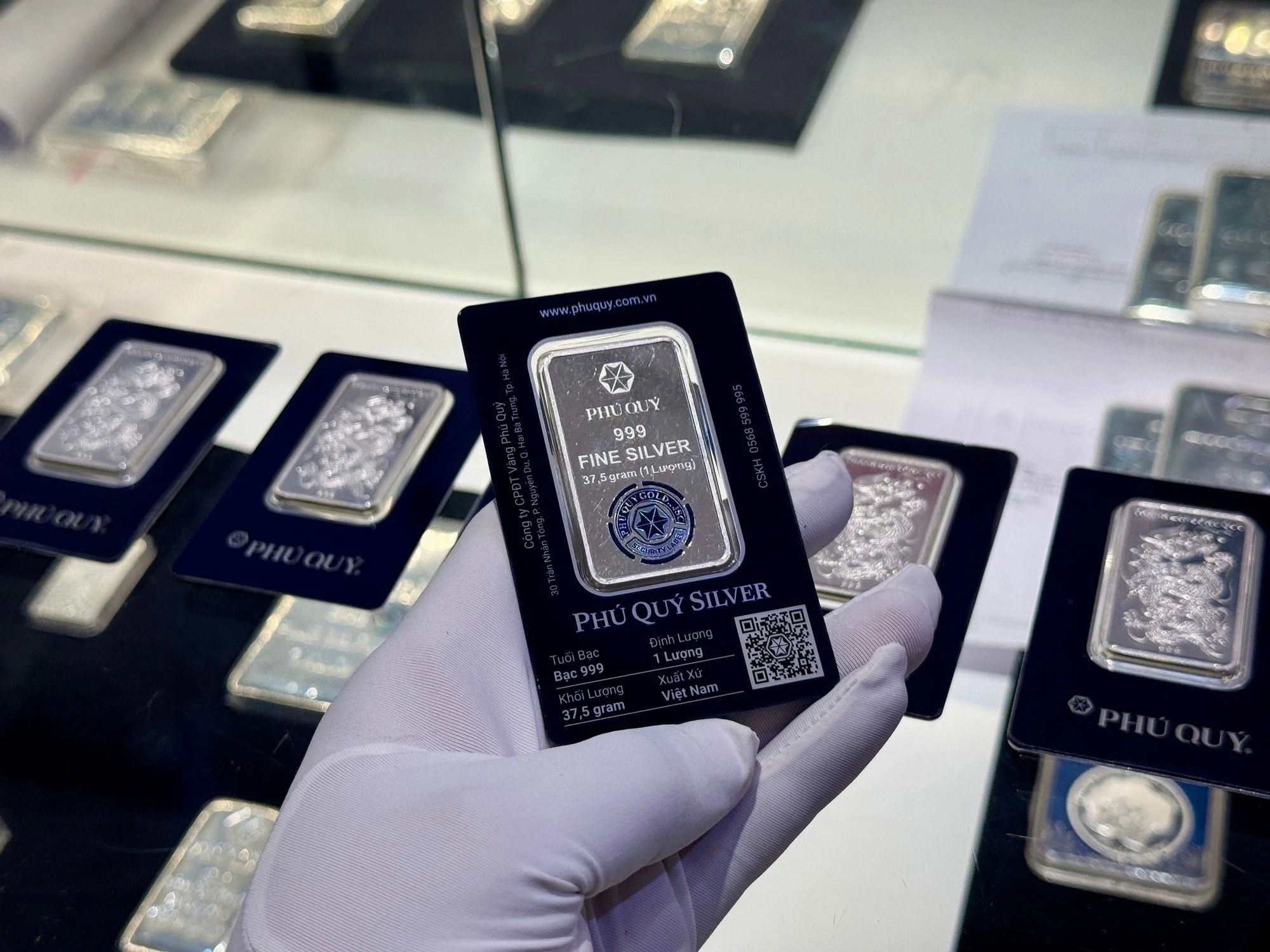 Silver price today May 23: Silver price dropped quite sharply due to profit taking