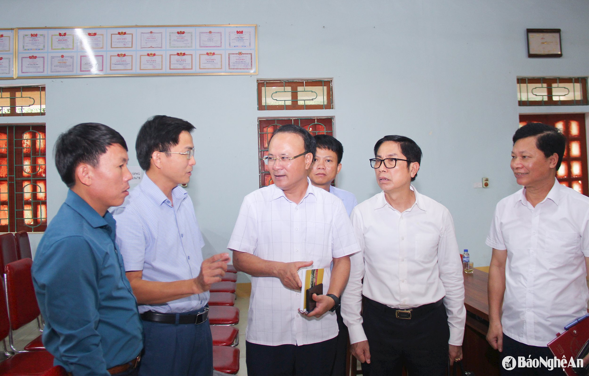 Đồng chí Nguyễn Nam Đình tiếp xúc cử tri huyện Thanh Chương