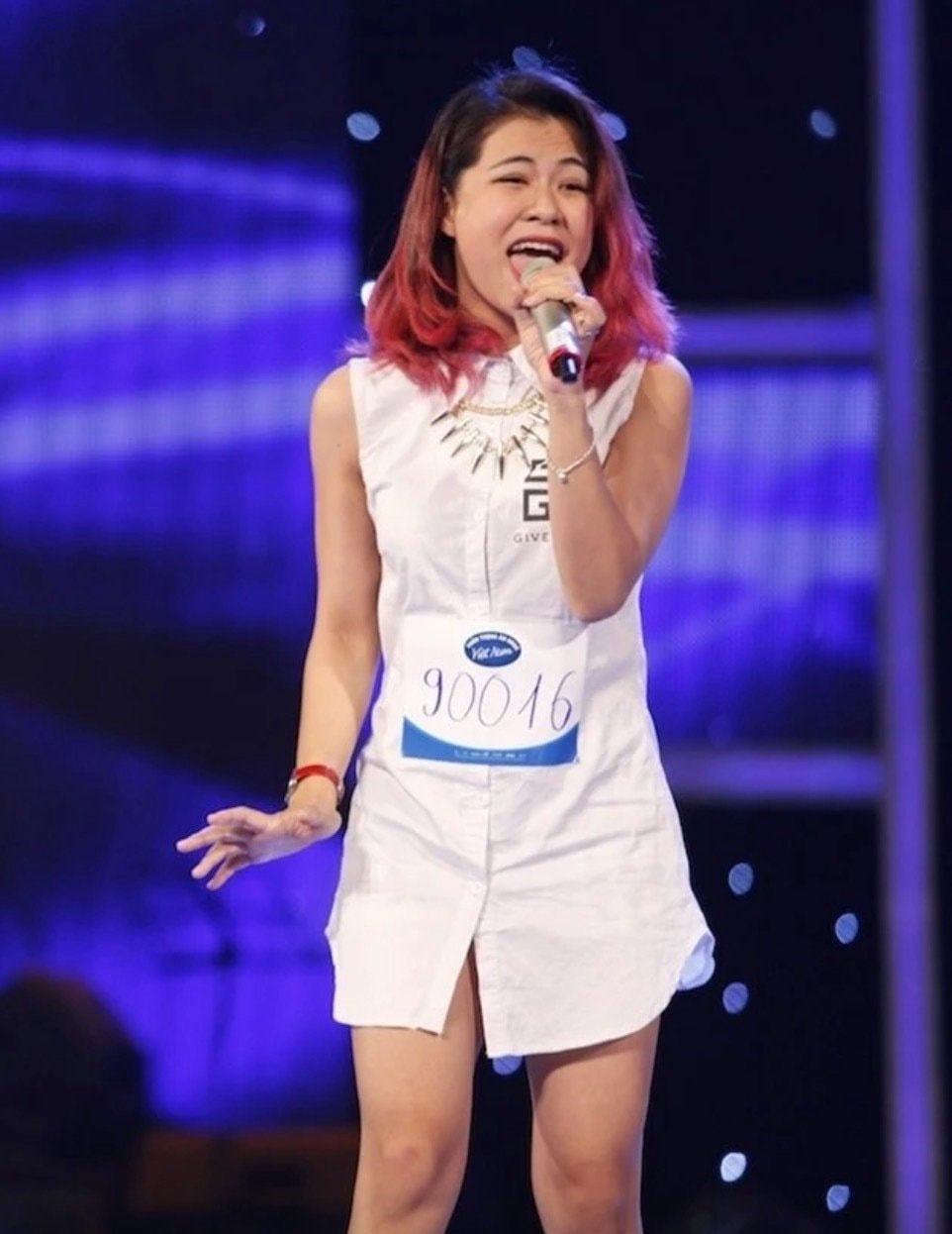 Hà Nhi dừng chân ở top 4 Vietnam Idol 2015.