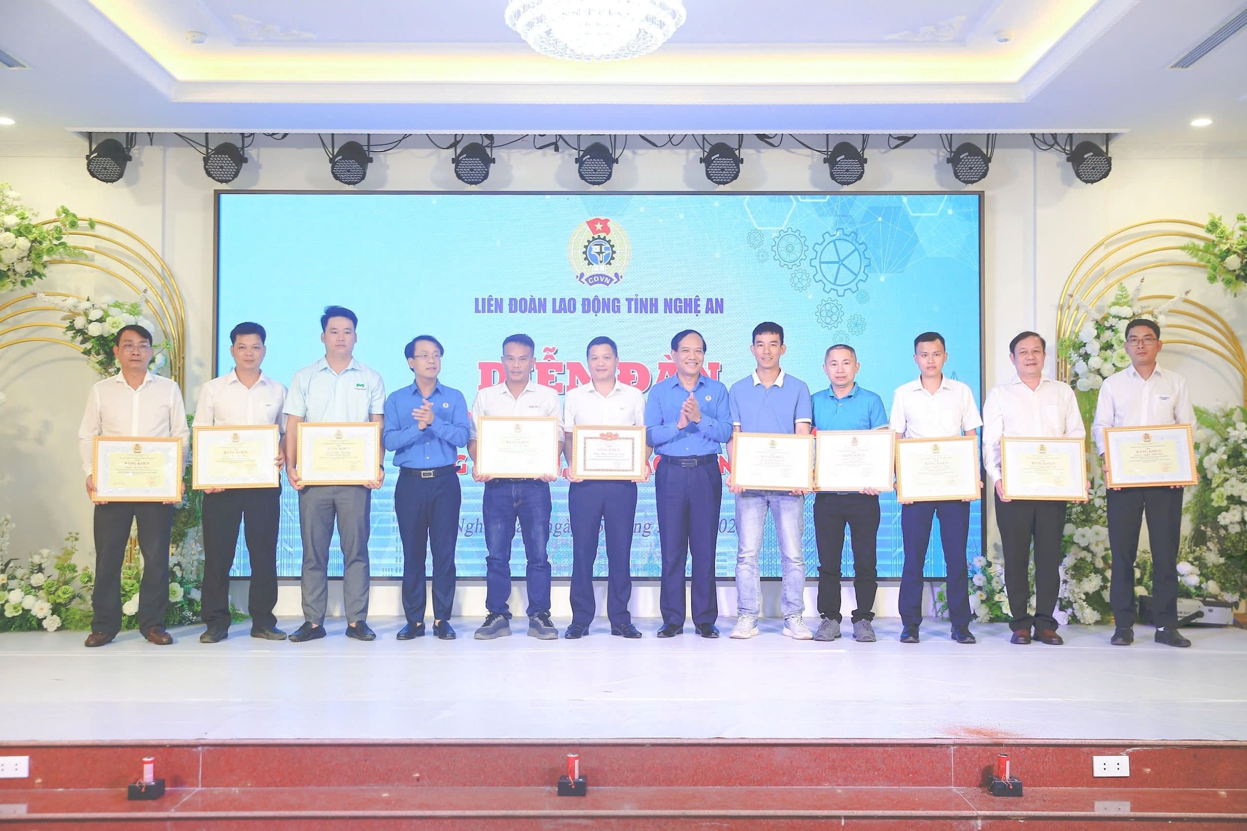 2. Kreatives Arbeitsforum des Vietnamesischen Allgemeinen Gewerkschaftsbundes Foto von Diep Thanh00003