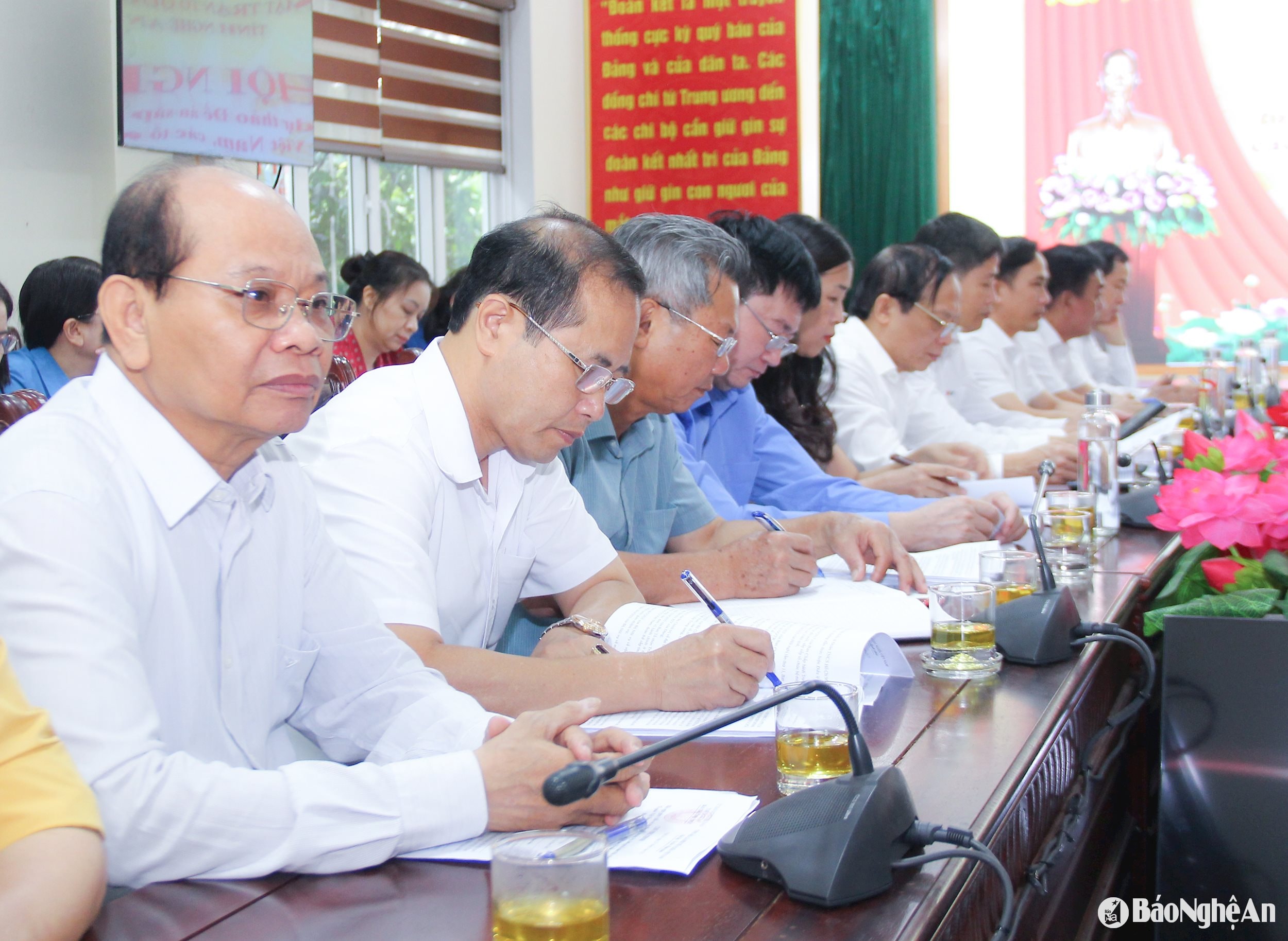 Các đại biểu 