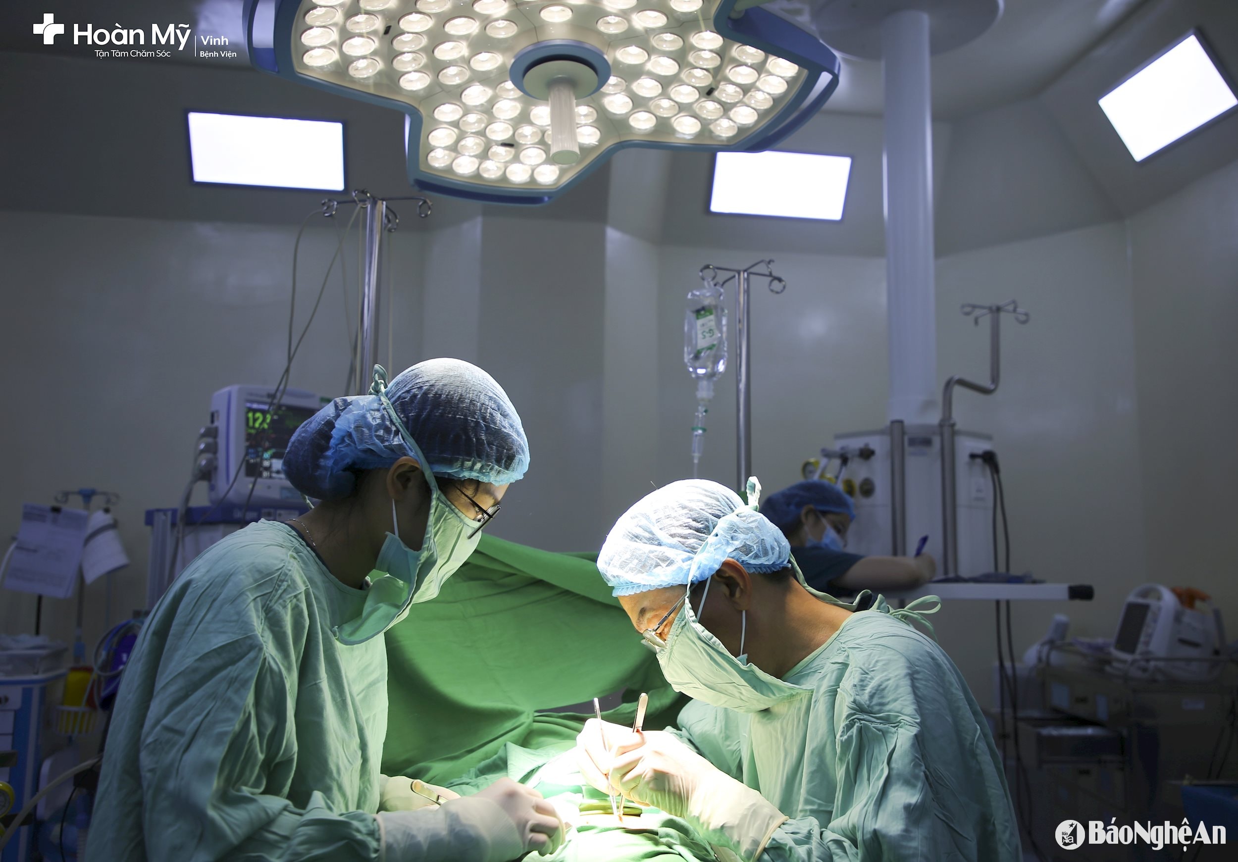 Bệnh viện Quốc tế Vinh phẫu thuật cho trẻ khuyết tật. Ảnh Kim Chung