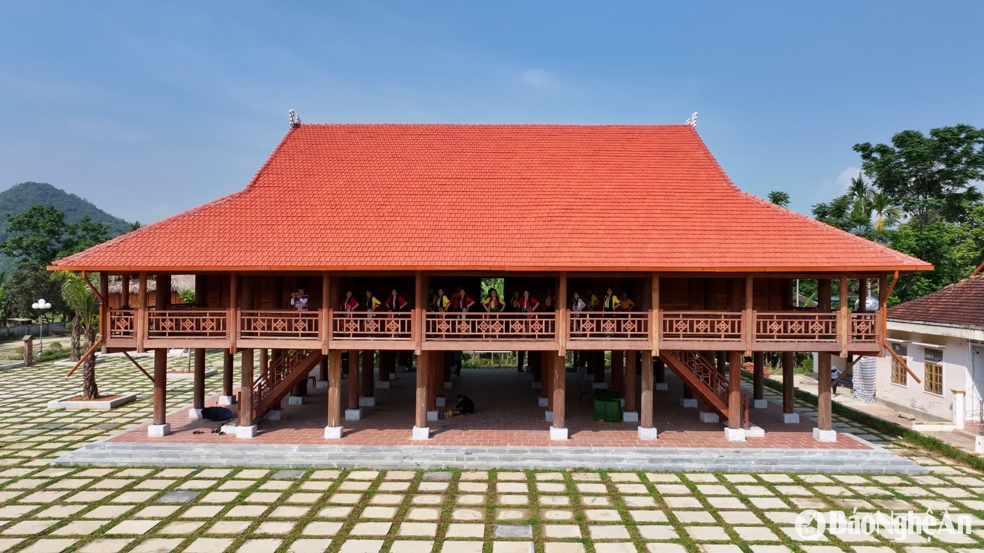 Nhà du lịch cộng đồng bản Hoa Tiến, xã Châu Tiến. Ảnh: Thu Hương