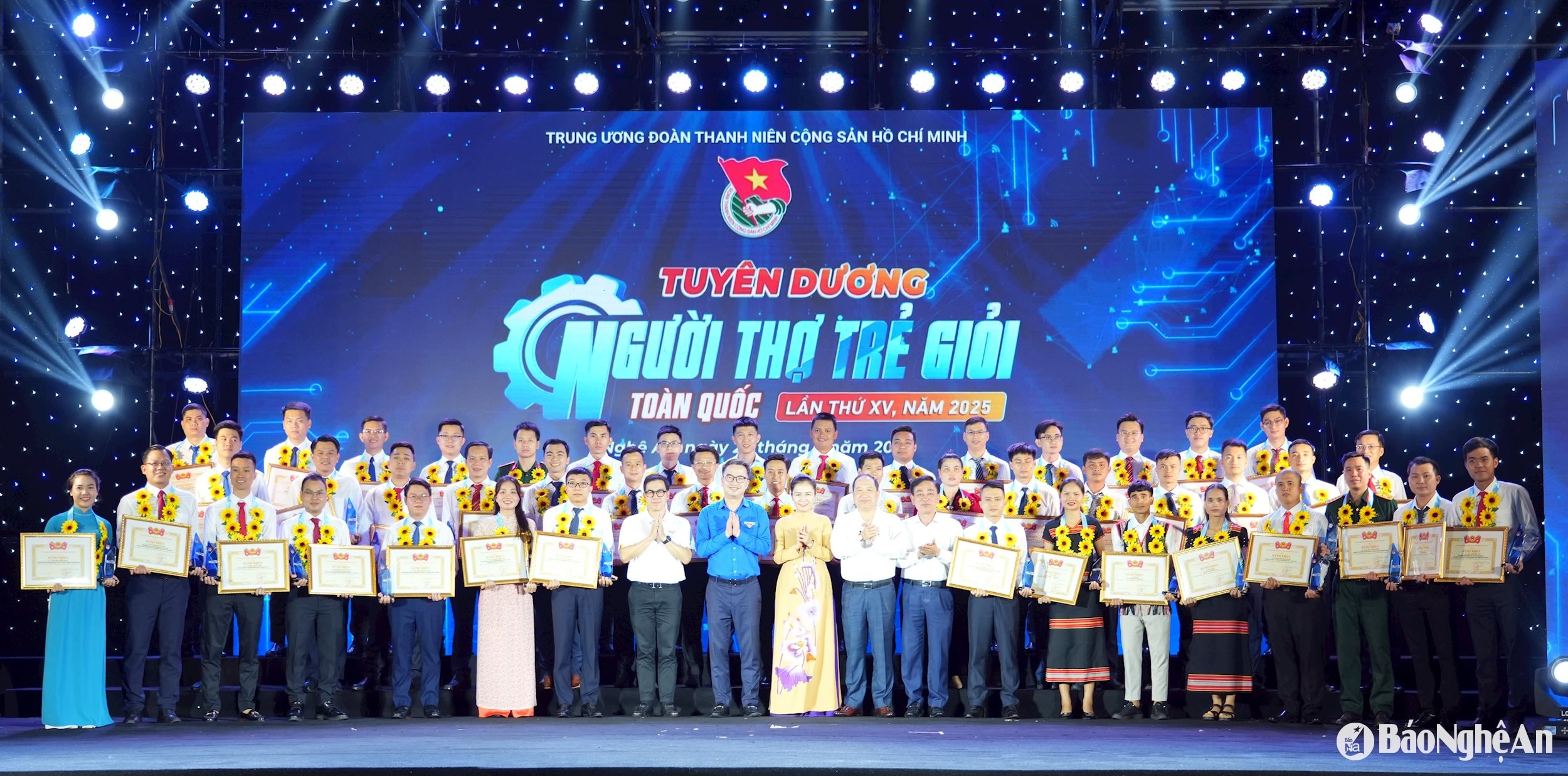 toàn bộ tuyên dương người thợ trẻ giỏi