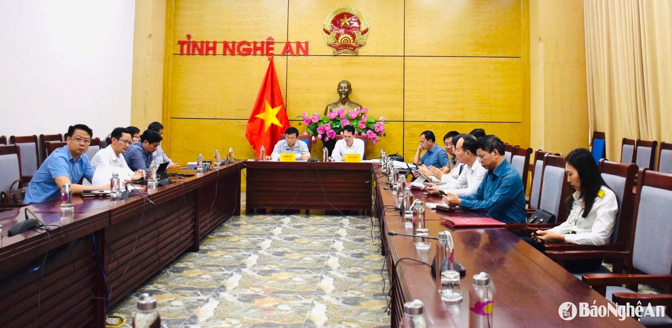 Nghe An 다리 지점에서 회의에 참석한 대표단