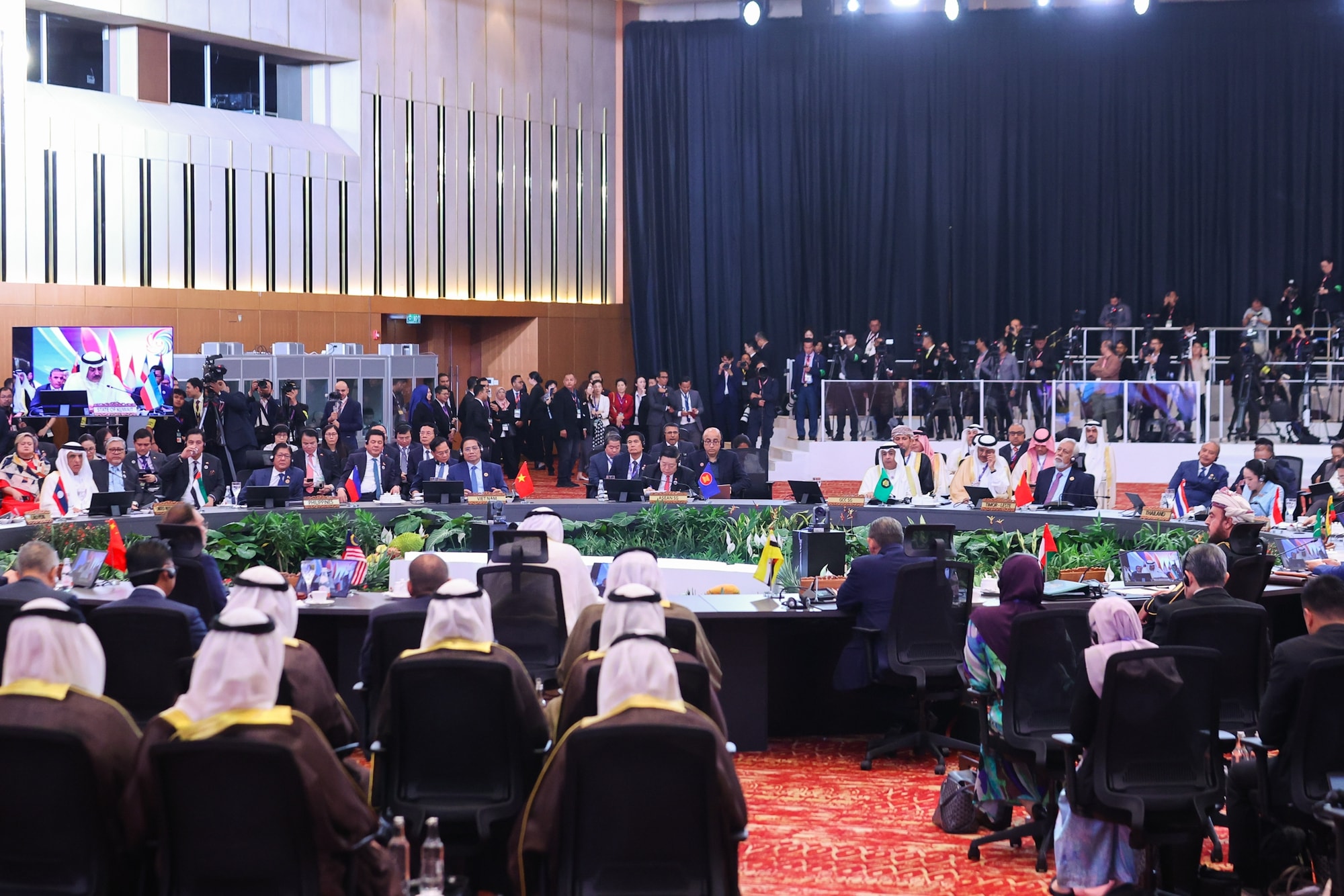 Thủ tướng: ASEAN - GCC – Trung Quốc mở ra cơ hội lịch sử để kiến tạo không gian hợp tác chiến lược mới- Ảnh 3. Thủ tướng: ASEAN - GCC – Trung Quốc mở ra cơ hội lịch sử để kiến tạo không gian hợp tác chiến lược mới- Ảnh 3.
