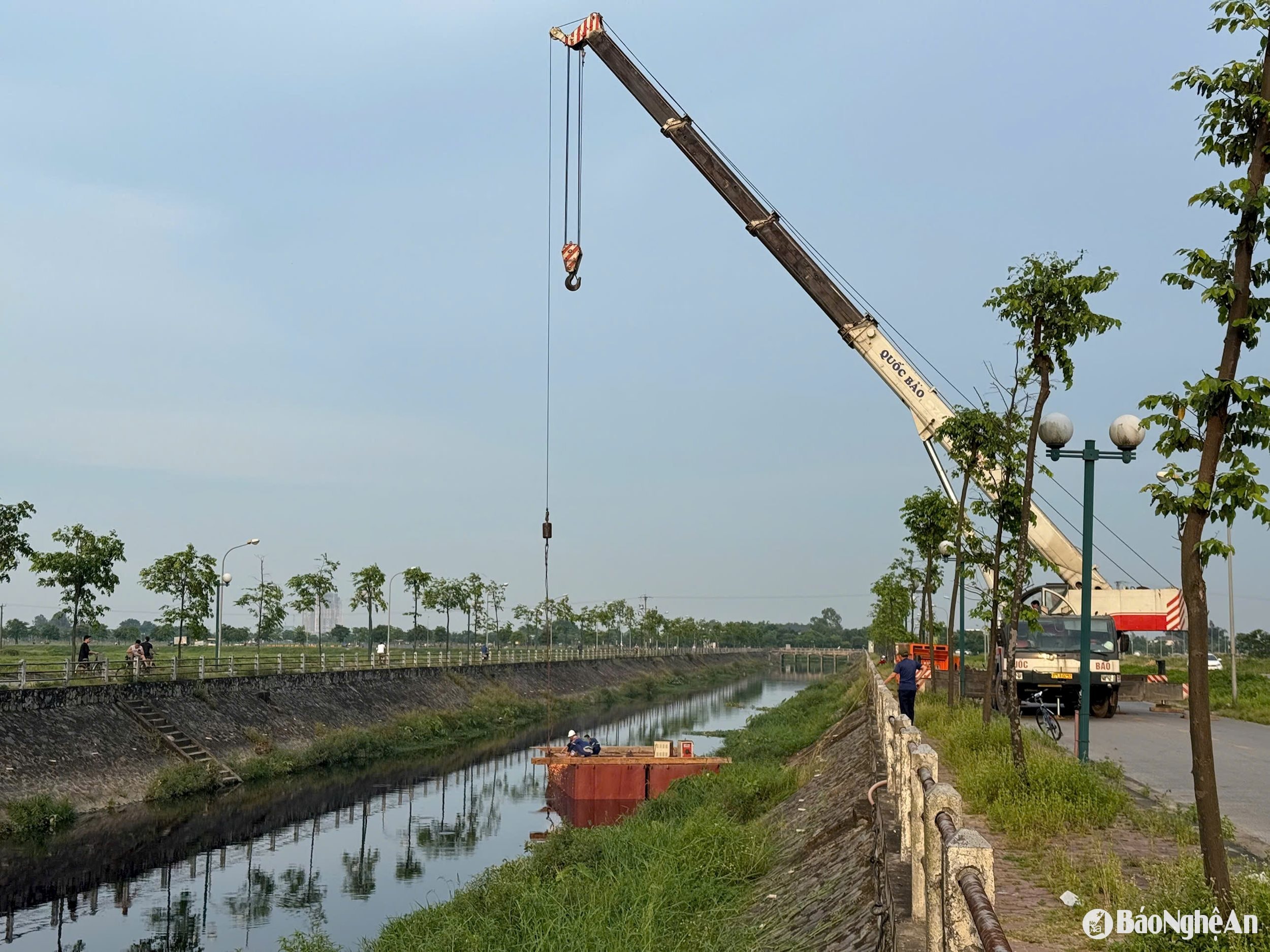 TP đưa máy xuống