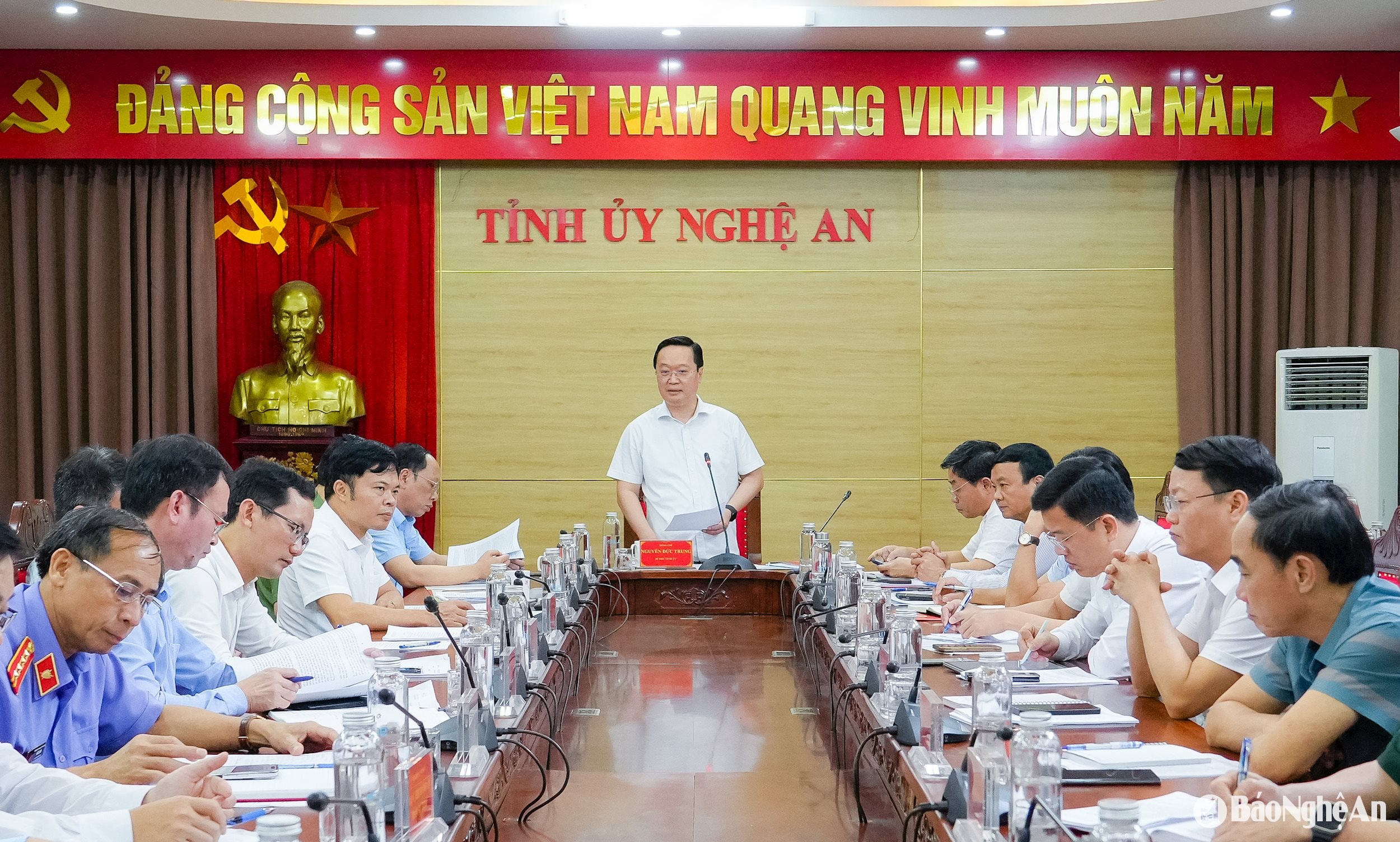 Thường trực Tỉnh ủy Nghệ An giao ban với các cơ quan khối Nội chính