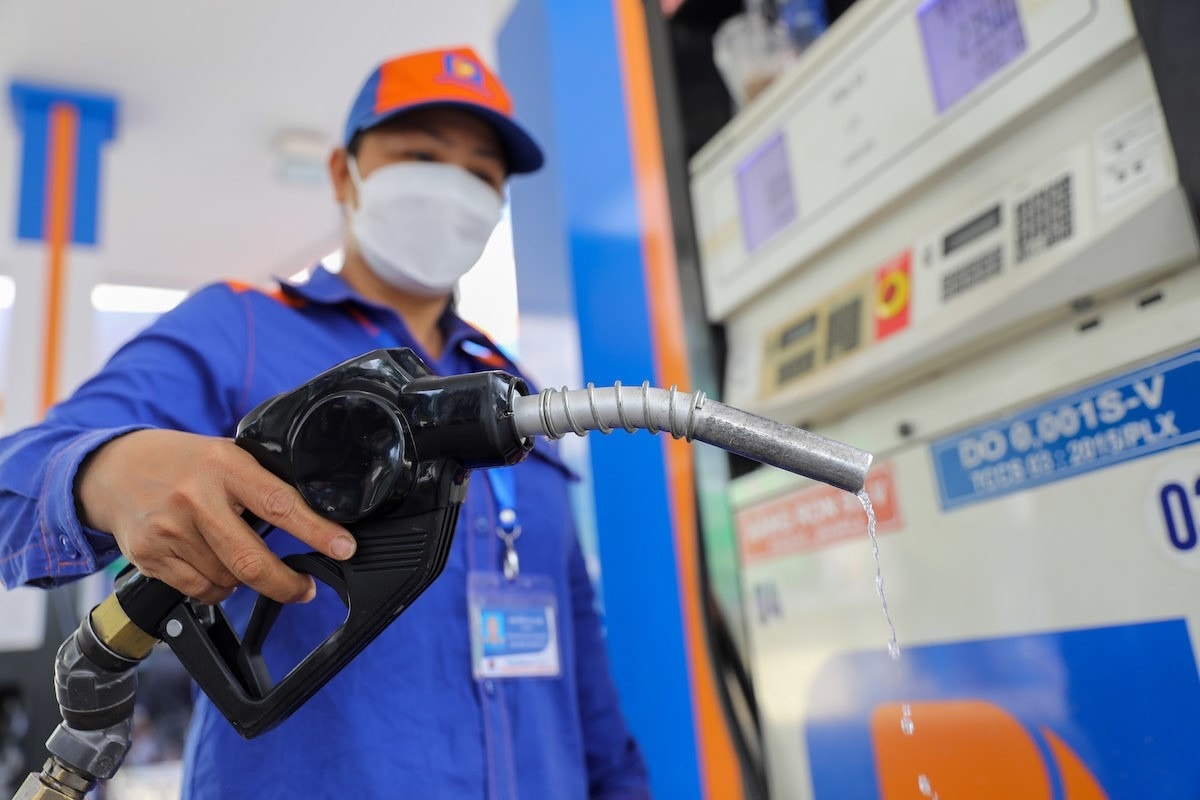 Xăng dầu cùng tăng giá
