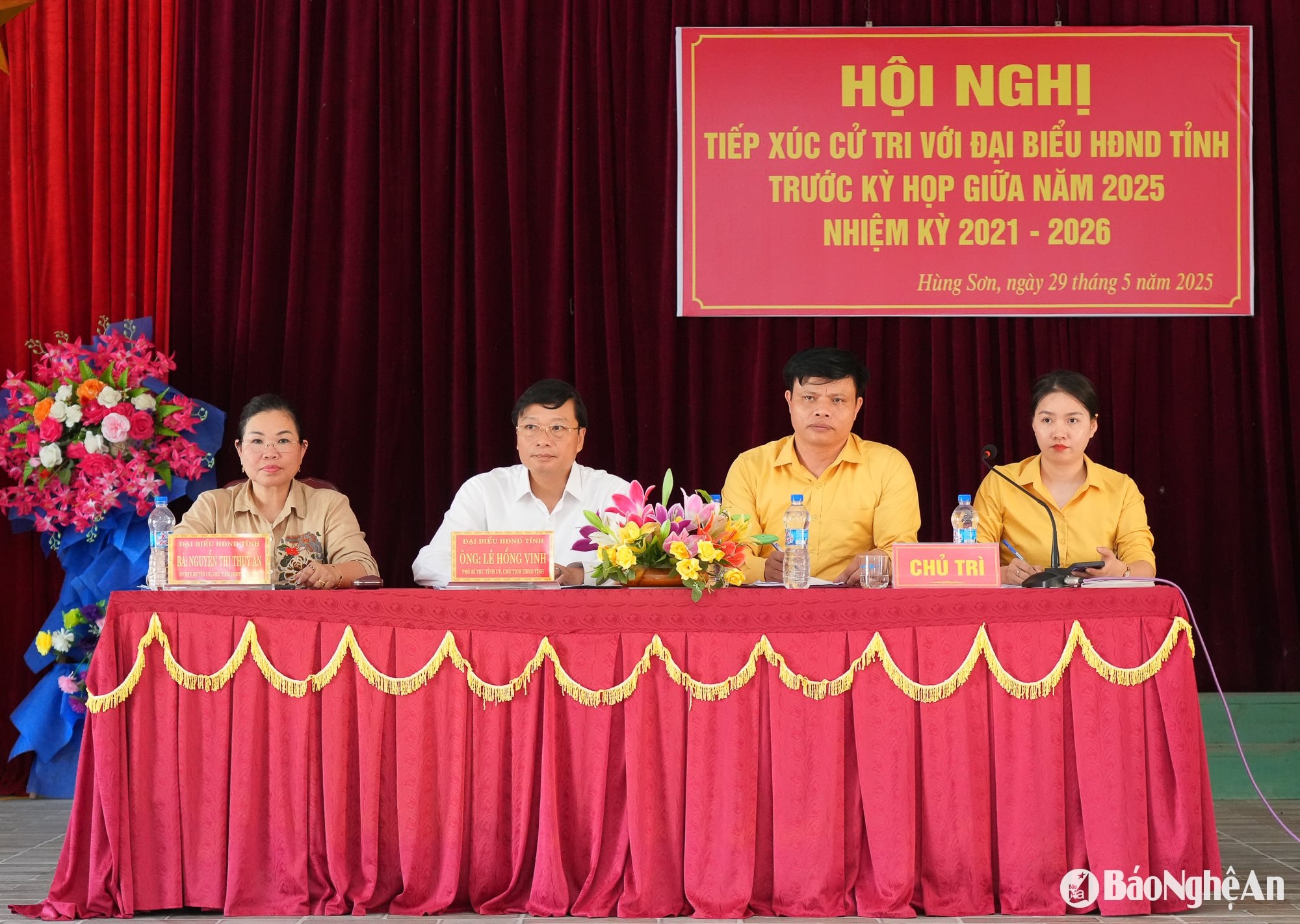 Tiếp xúc cử tri Anh Sơn-3