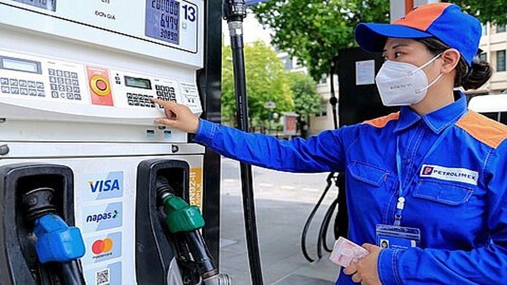 Giá xăng dầu hôm nay 30/5/2025 giảm giá: liệu có kéo dài trong bối cảnh bất ổn toàn cầu?