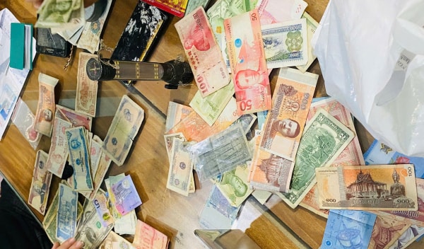 Hai đối tượng có tiền án rủ nhau đi trộm túi xách có 250 triệu đồng -0